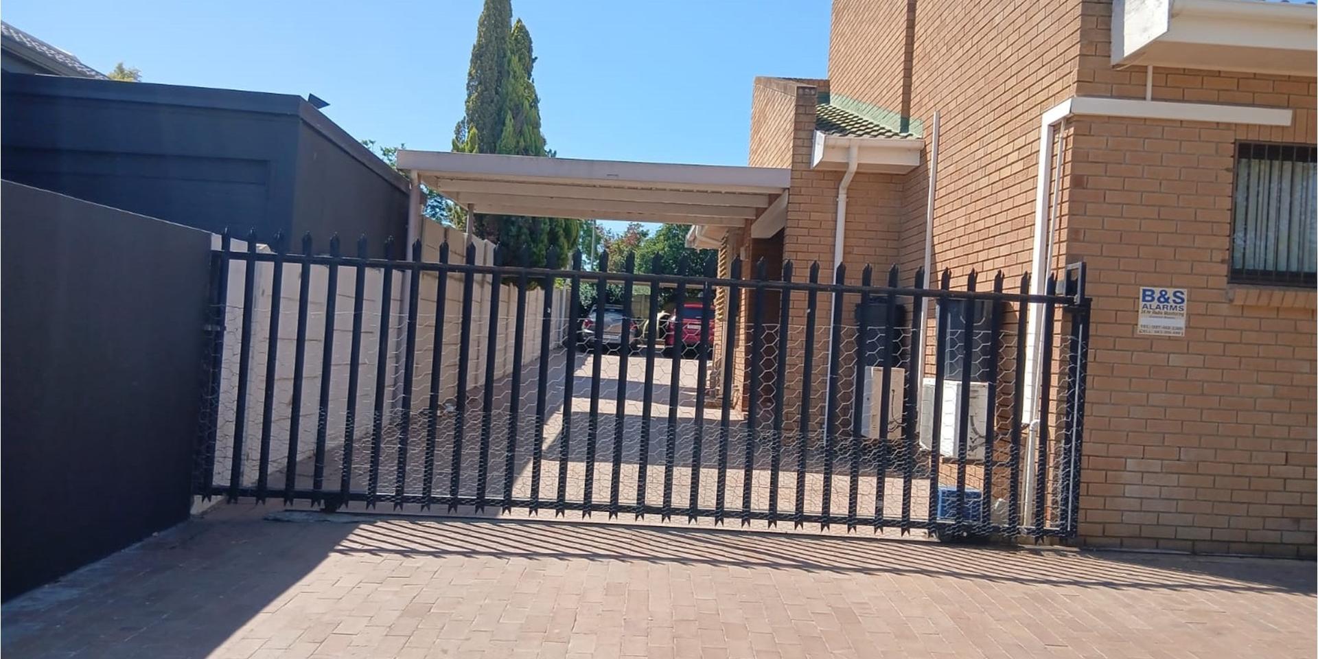 Image 2 of 6
