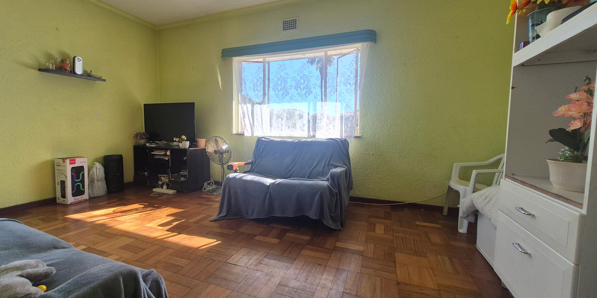 Image 5 of 6
