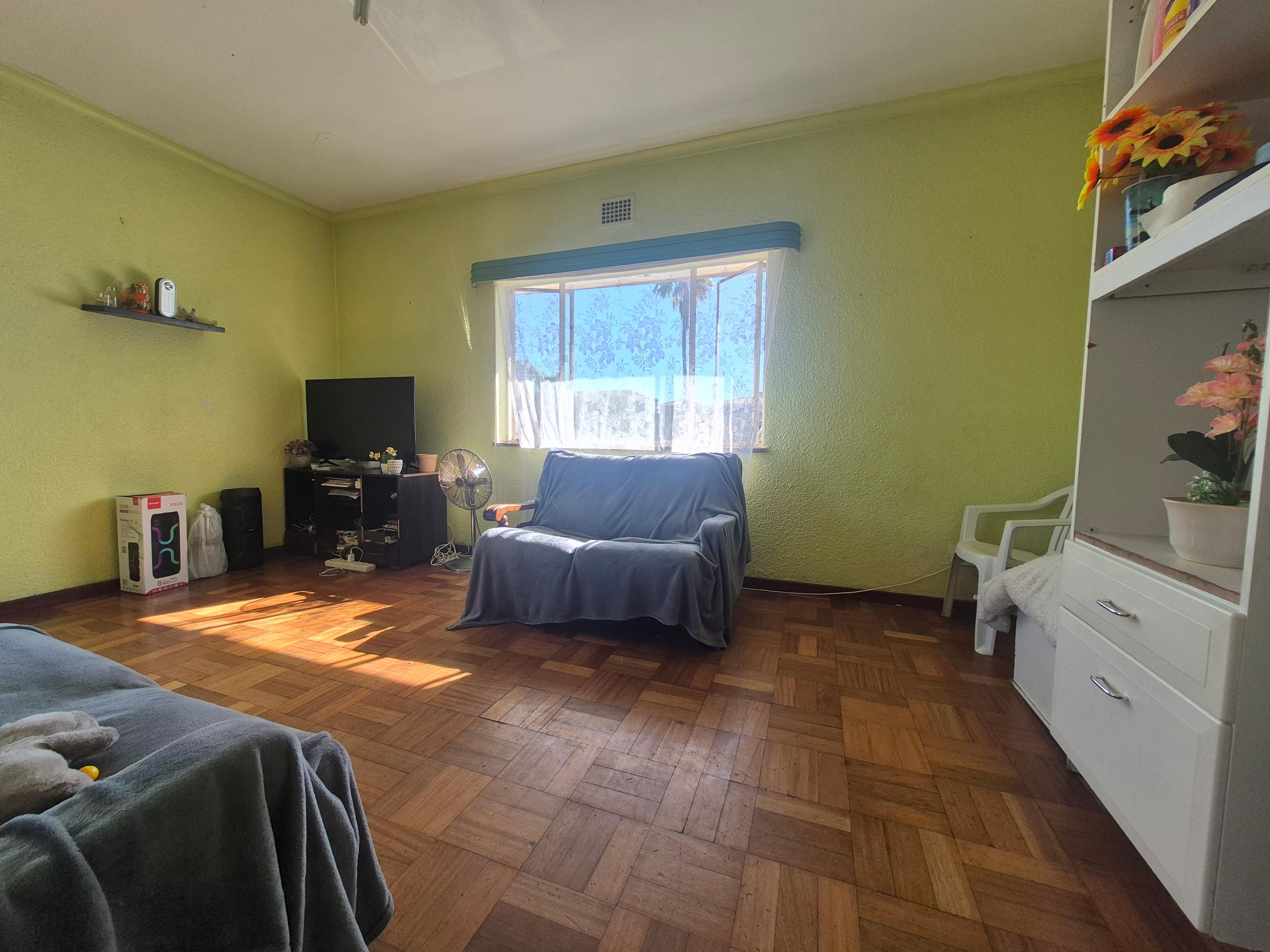 Image 5 of 6