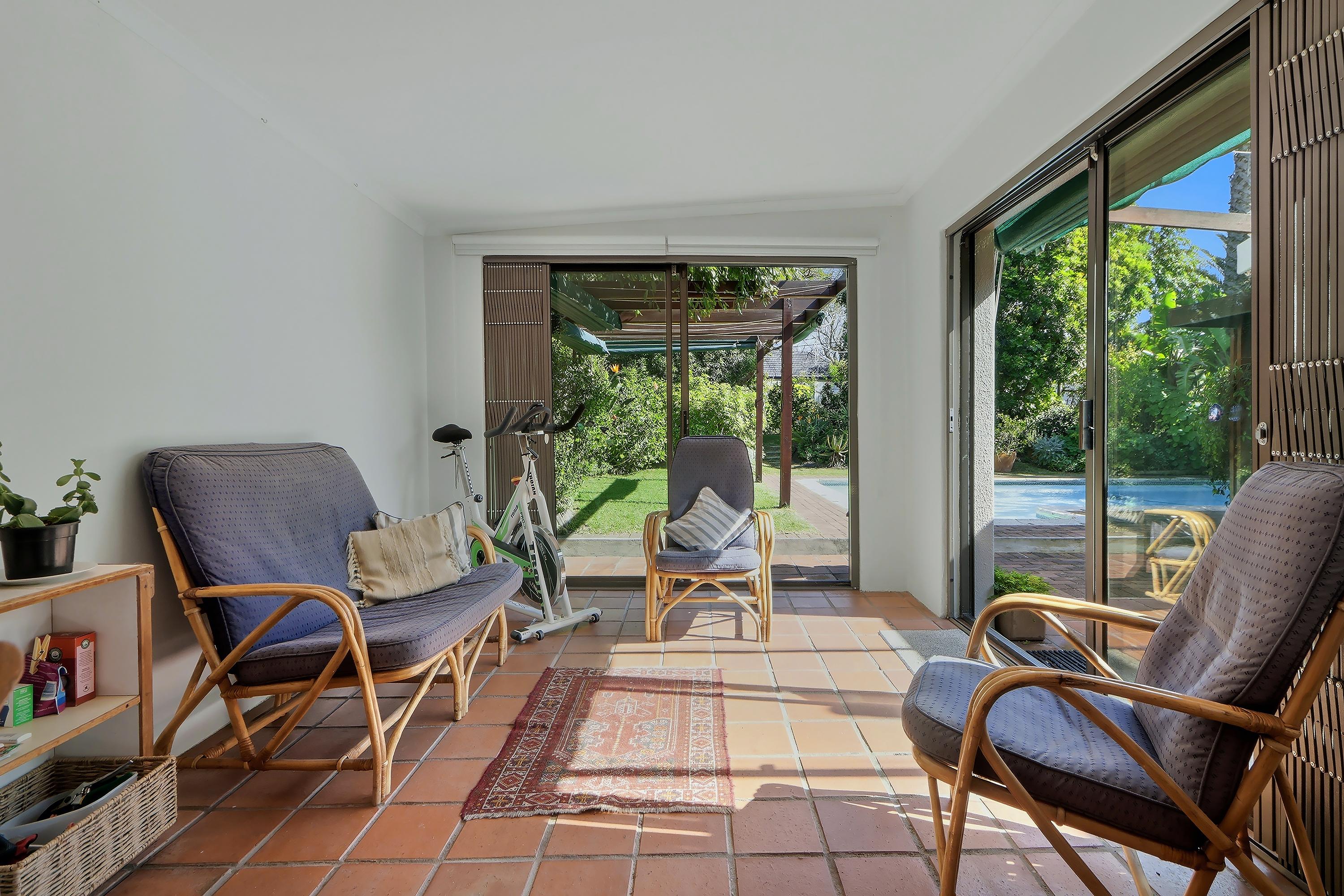 Image 2 of 6