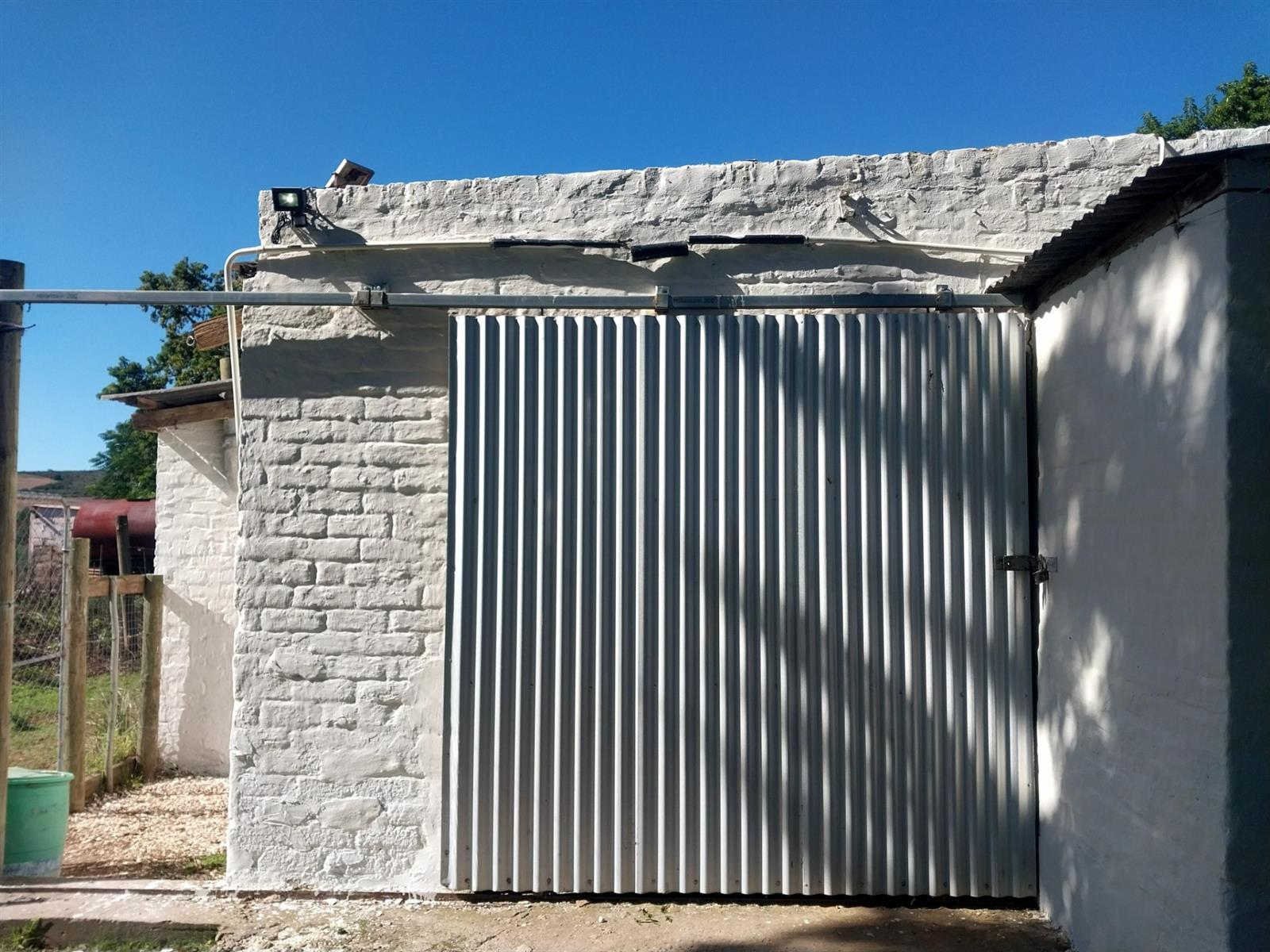 Image 4 of 6