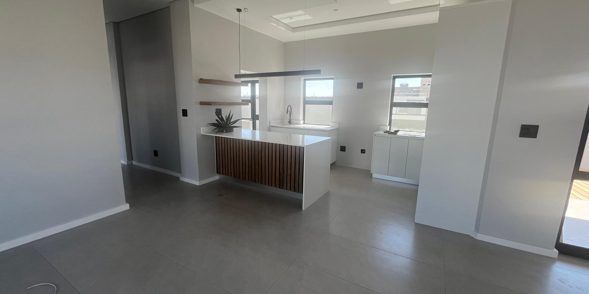 Image 2 of 6
