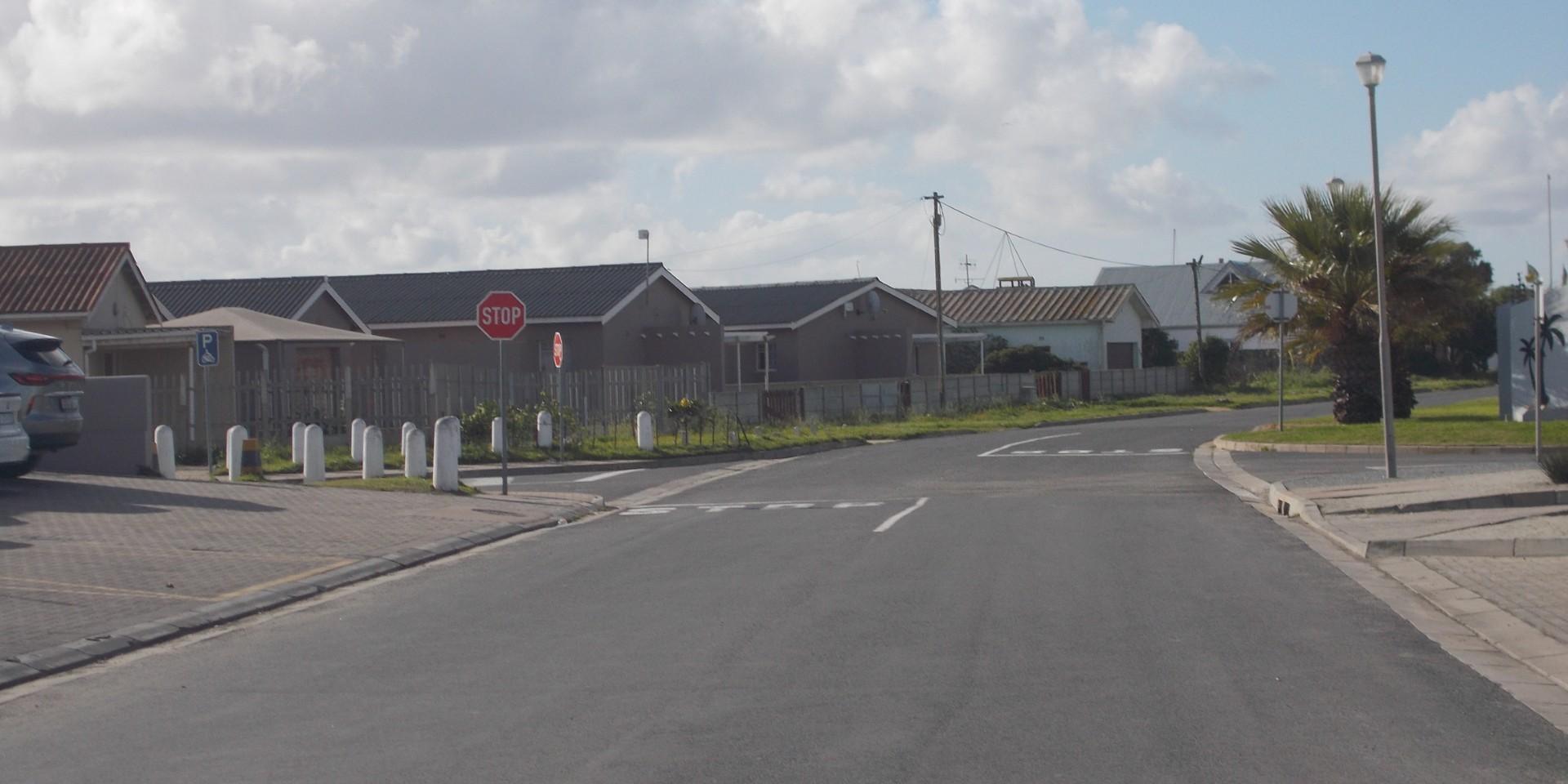 Image 4 of 6