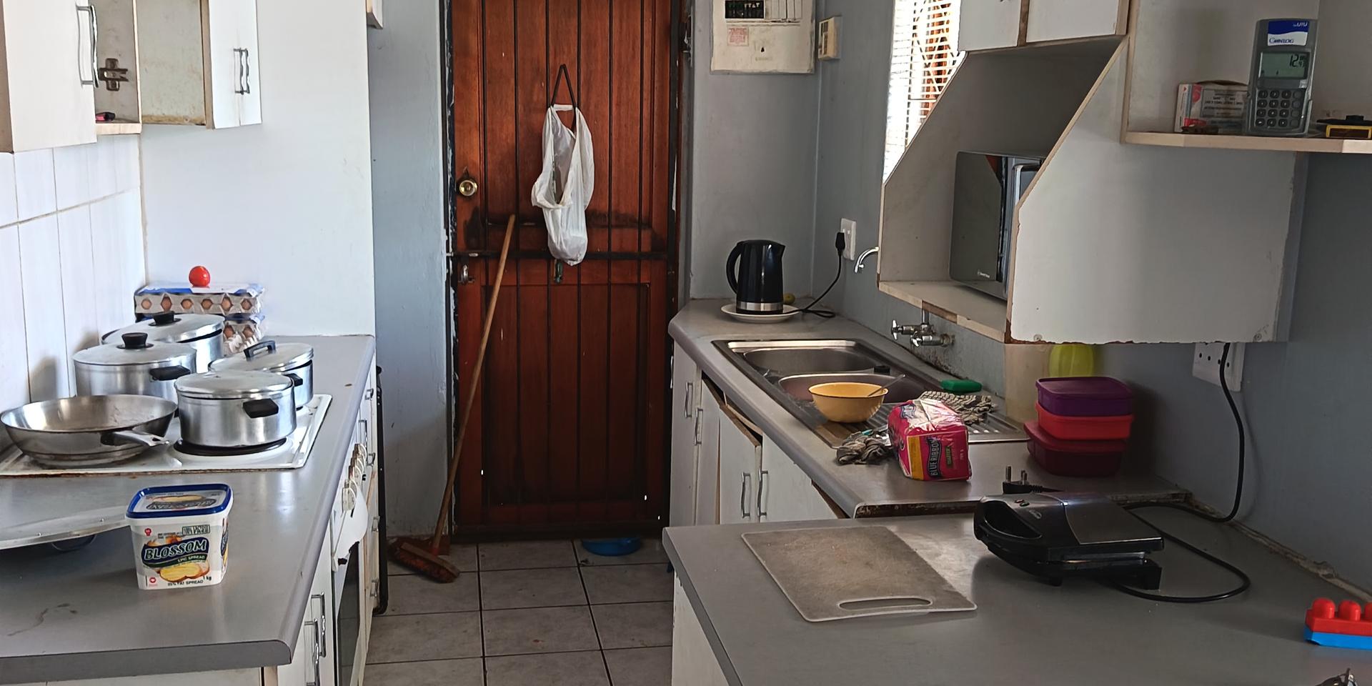 Image 5 of 6