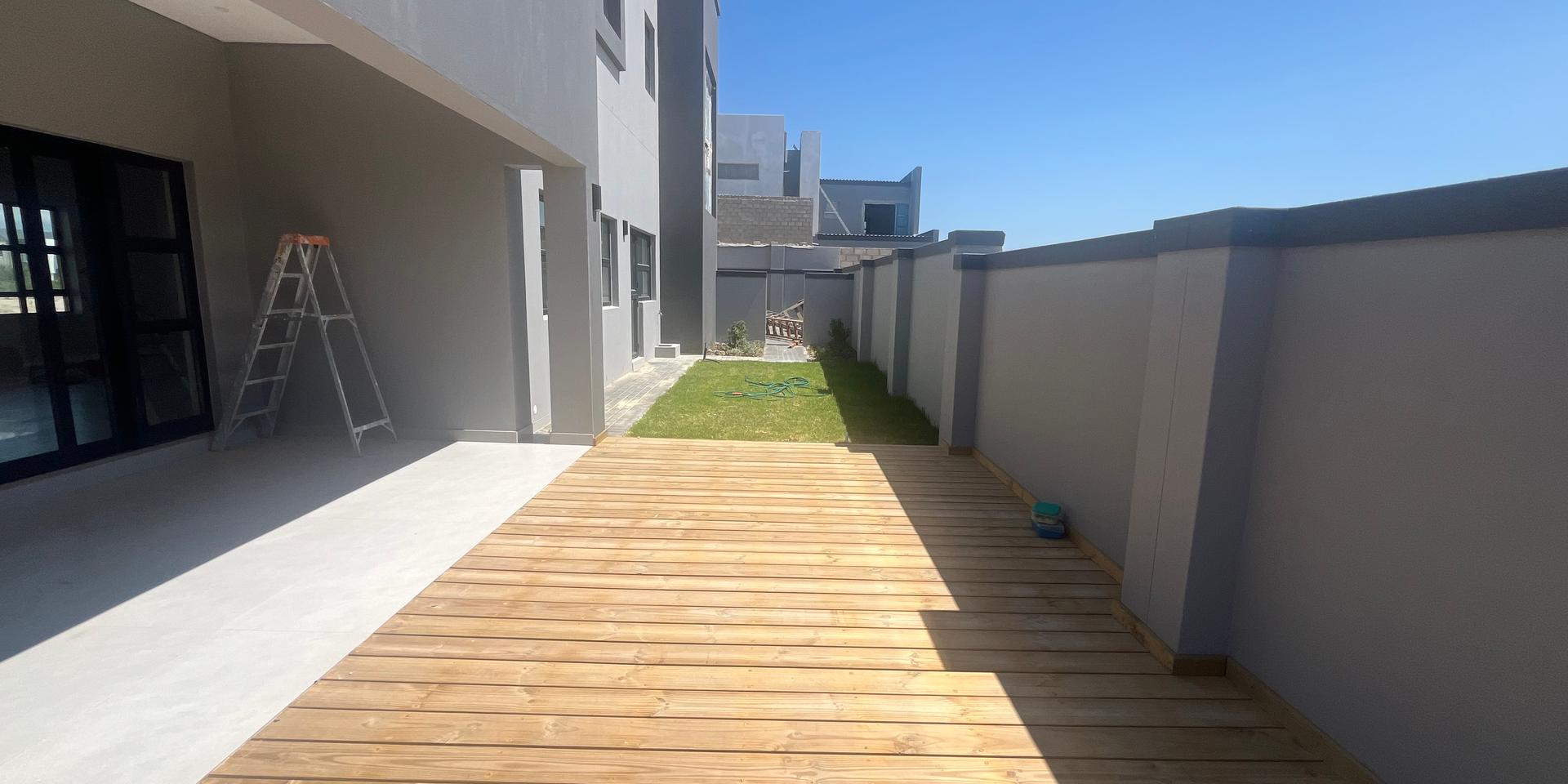 Image 5 of 6
