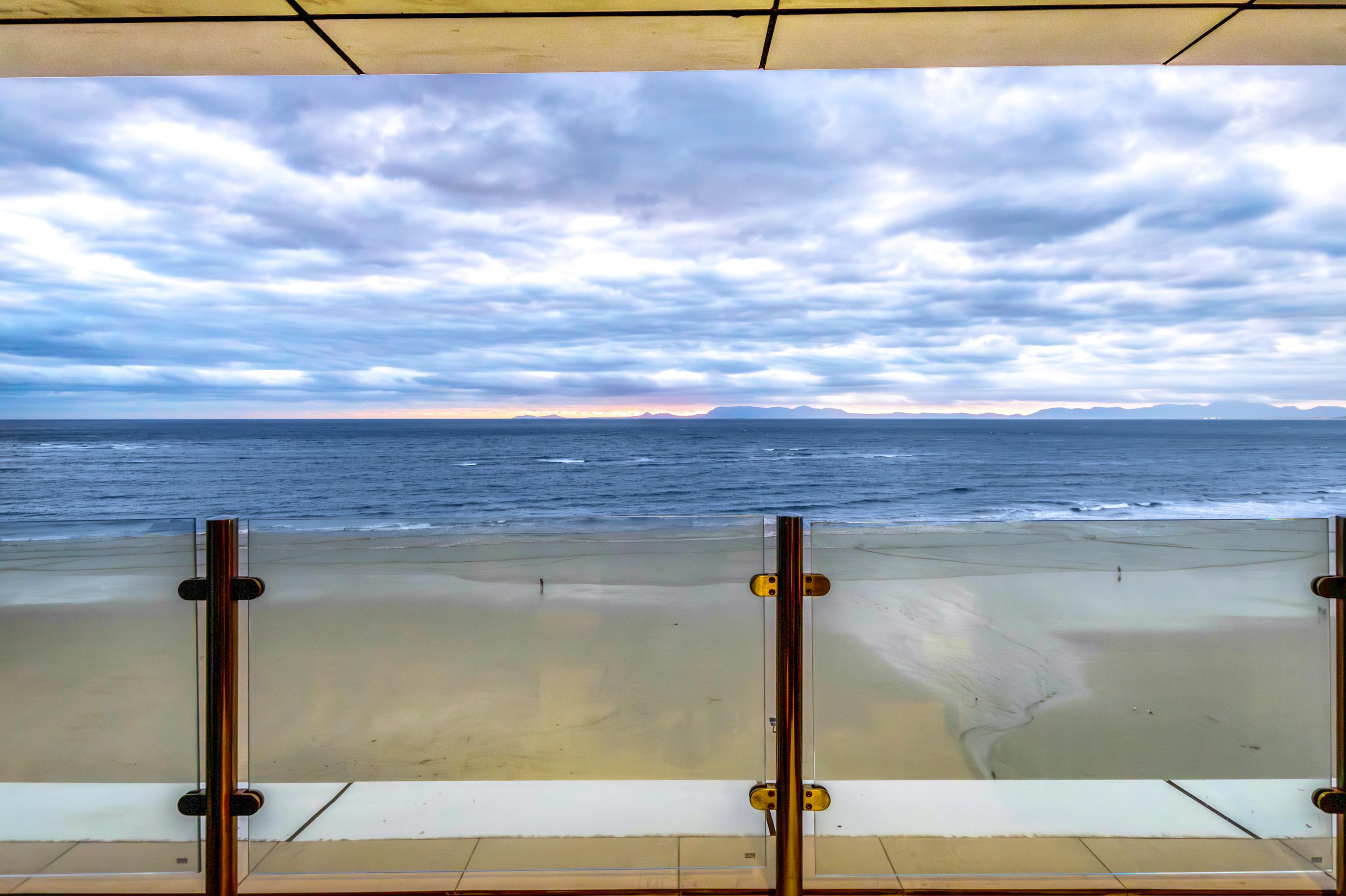 Image 4 of 6
