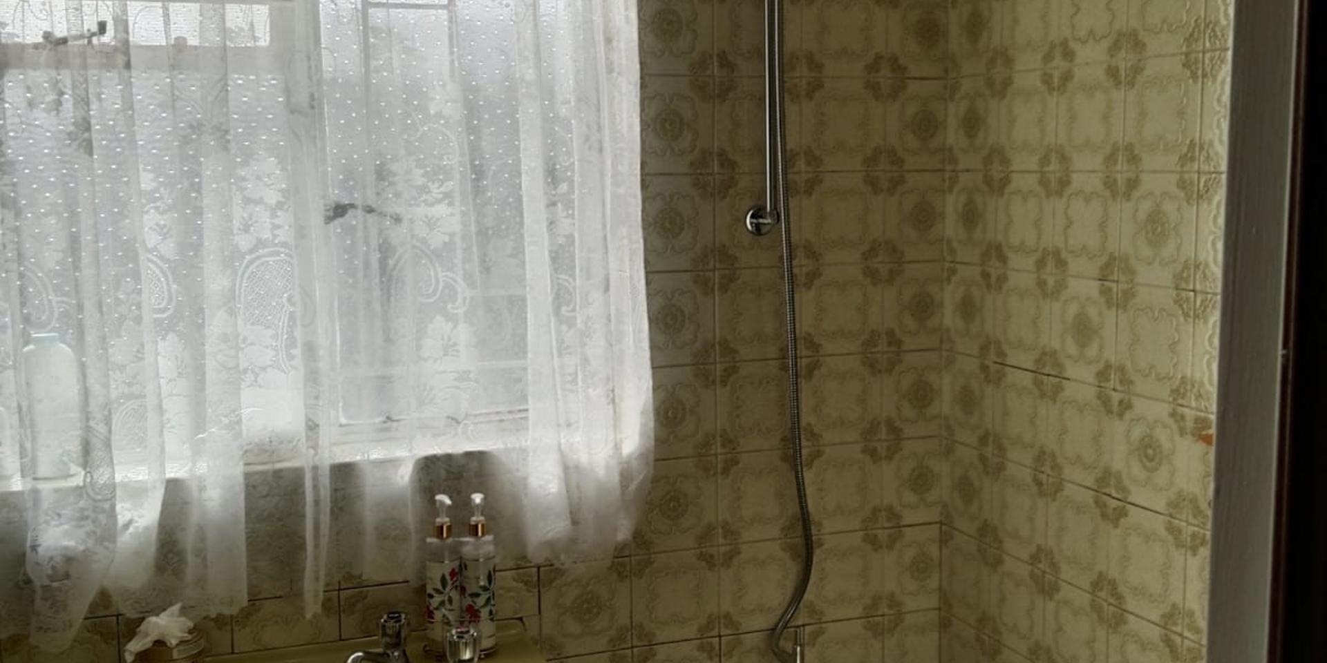 Image 5 of 6