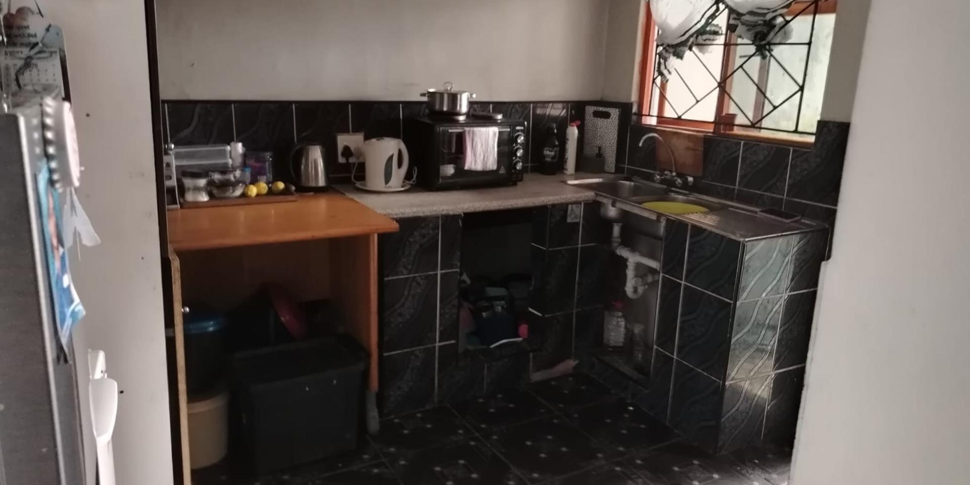 Image 2 of 6