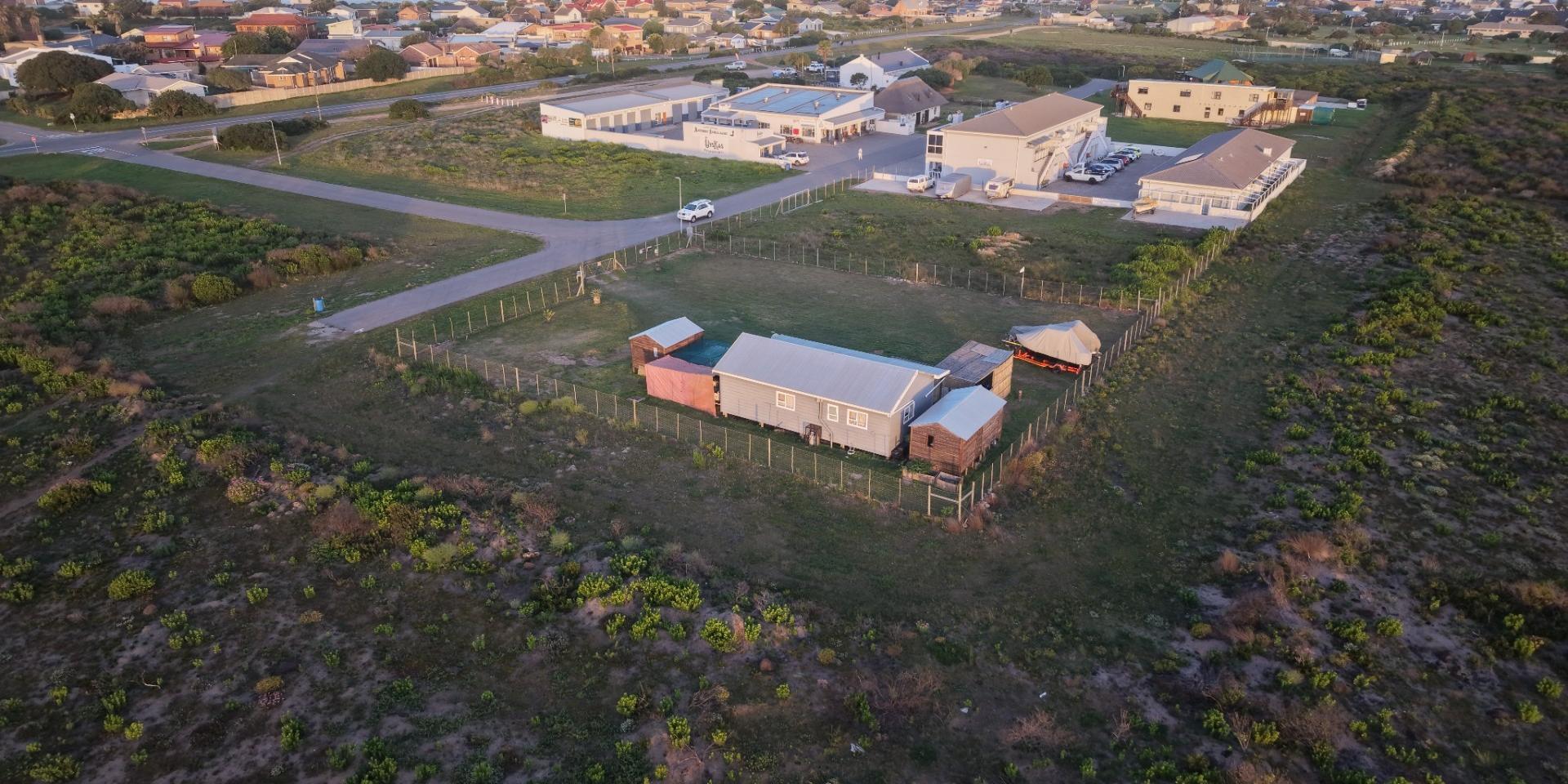 Image 4 of 6