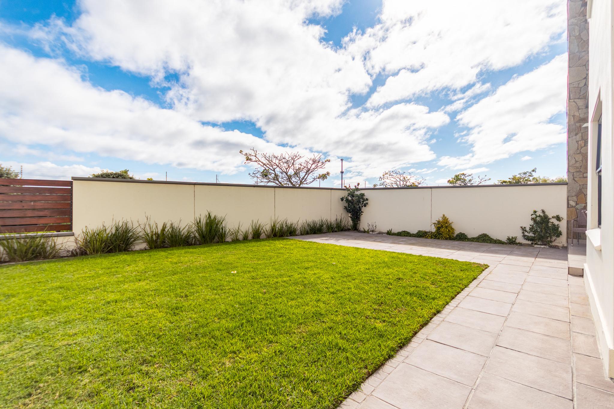 Image 3 of 6