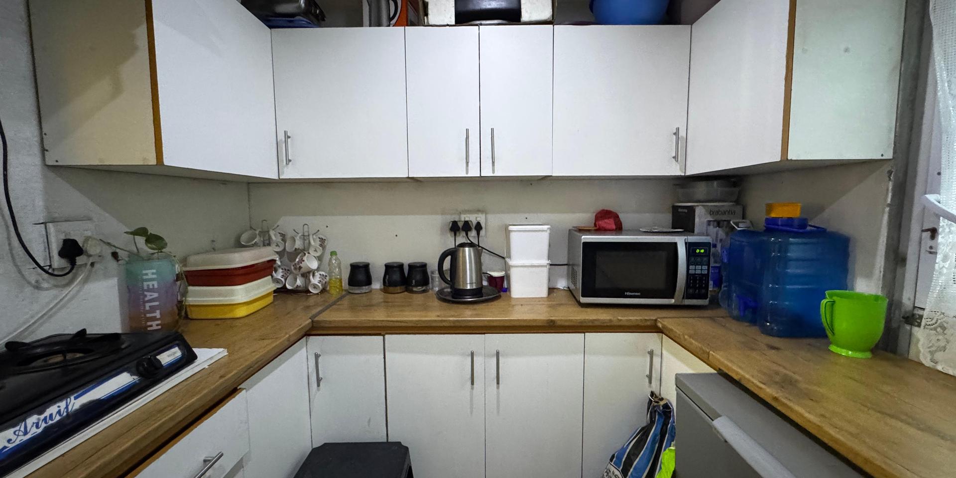 Image 4 of 6