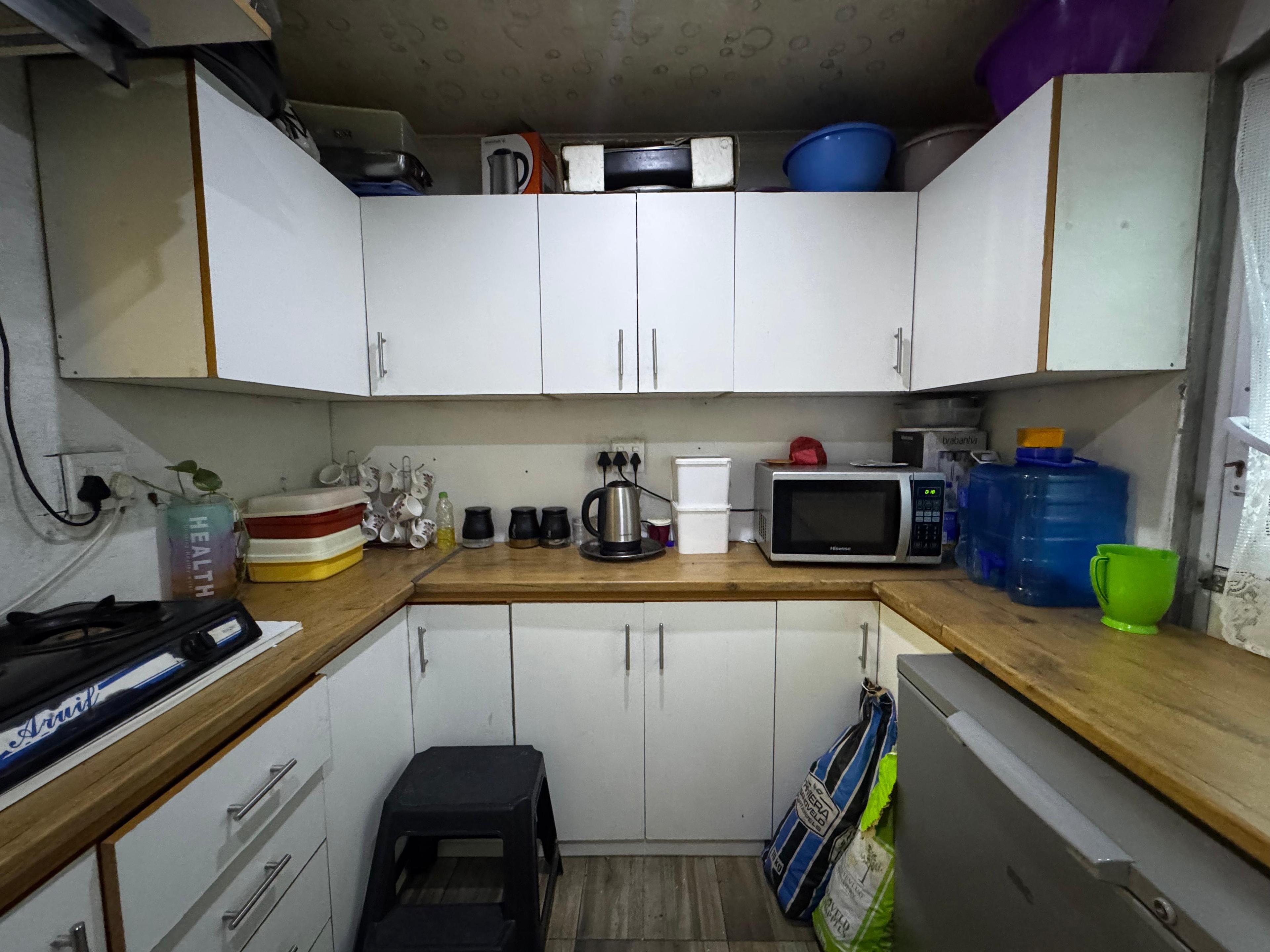 Image 4 of 6