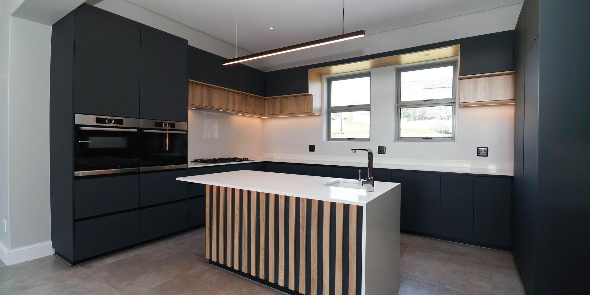 Image 2 of 6