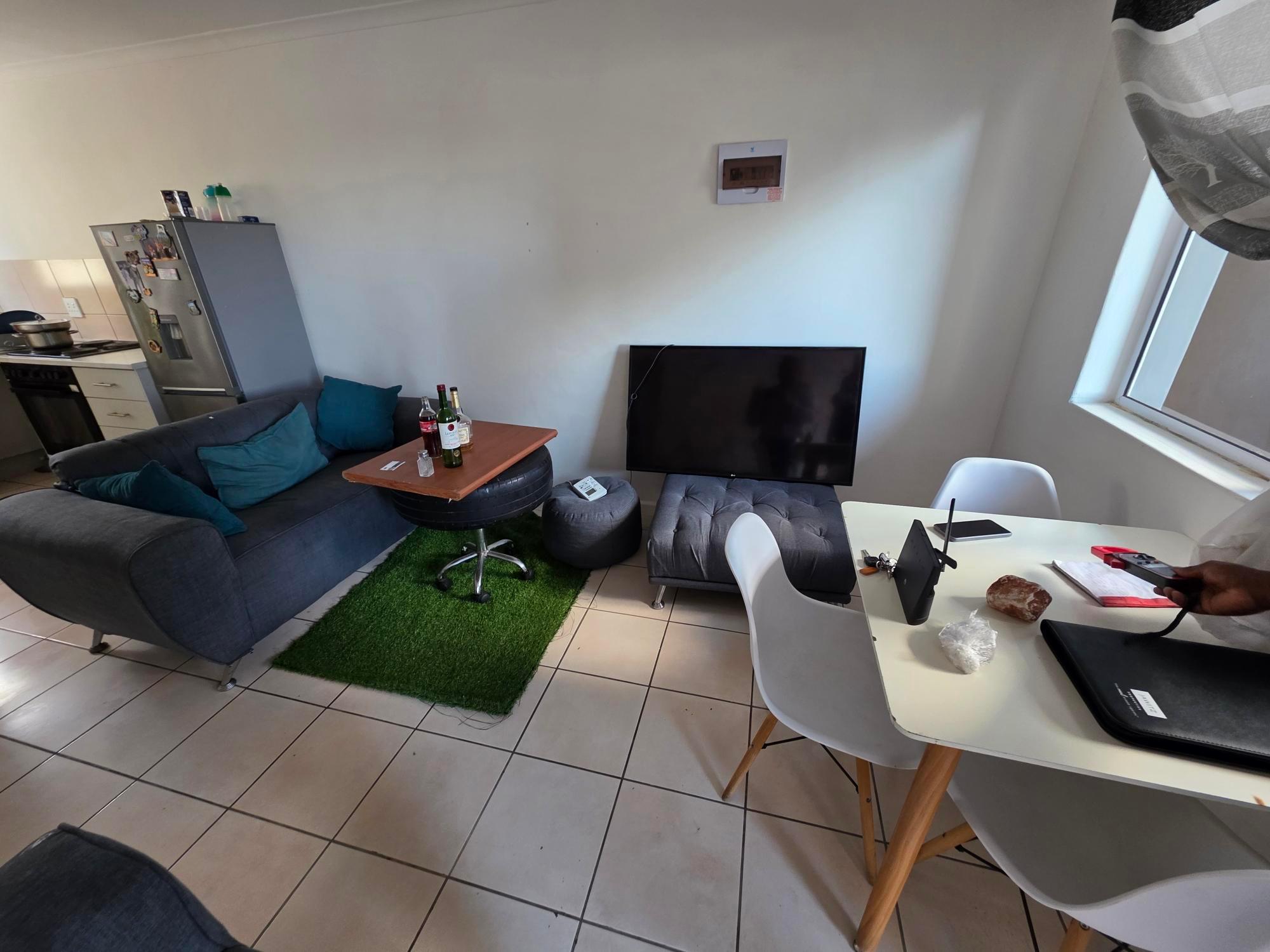Image 4 of 6