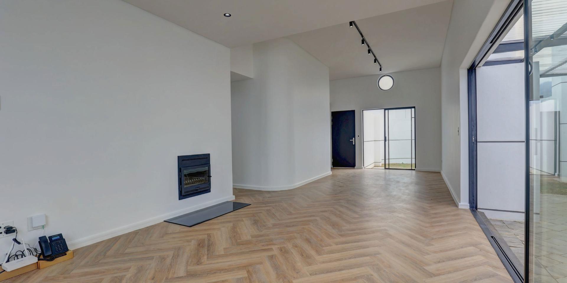 Image 4 of 6