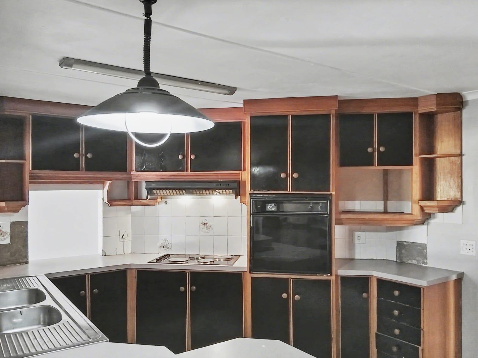 Image 4 of 6