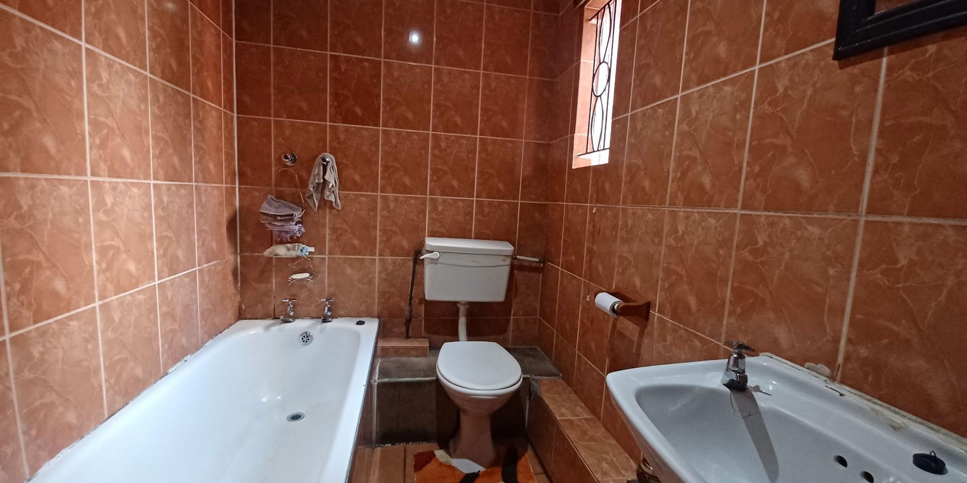 Image 4 of 6