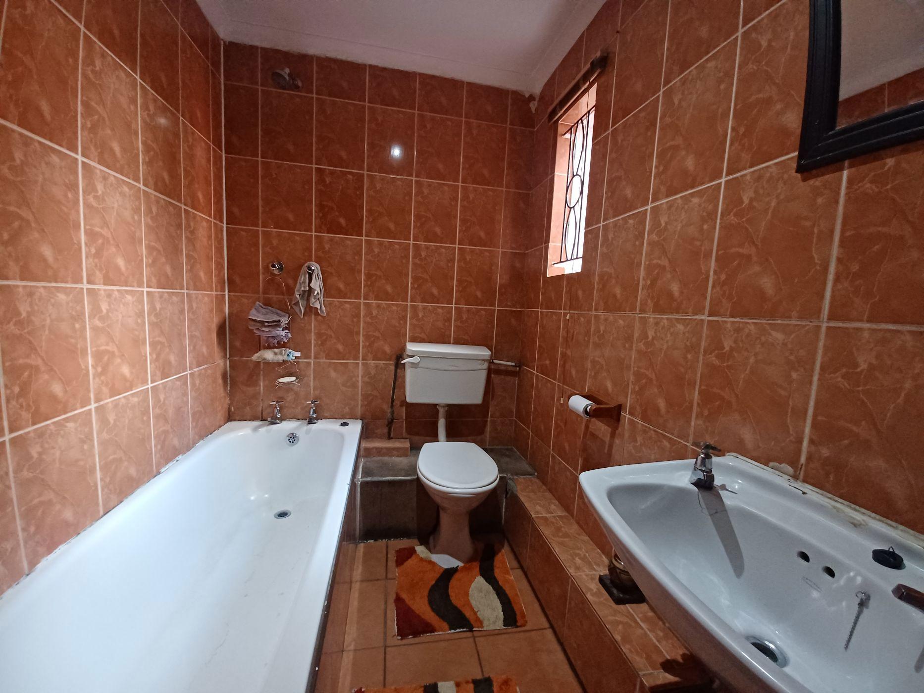 Image 4 of 6