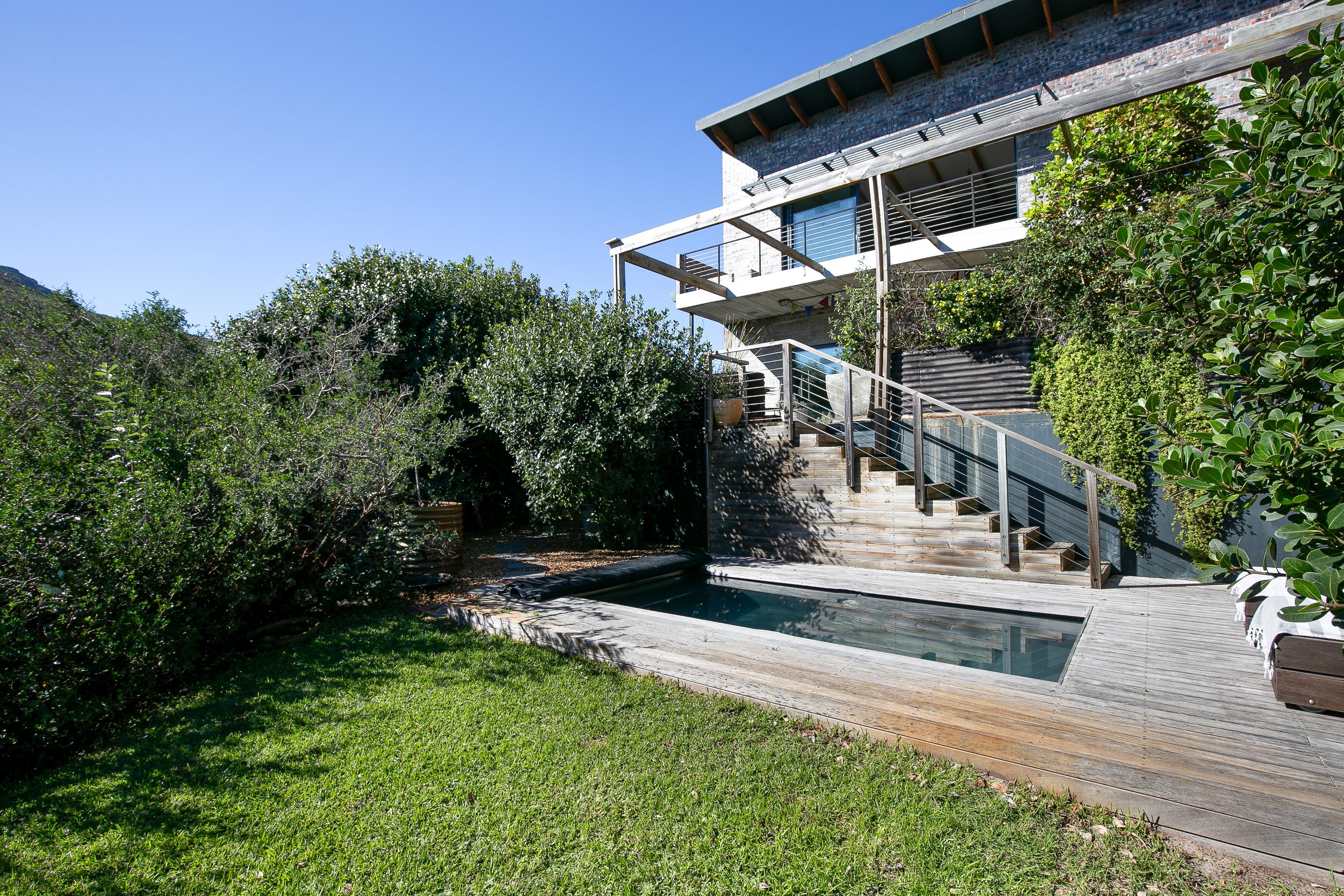 Image 4 of 6