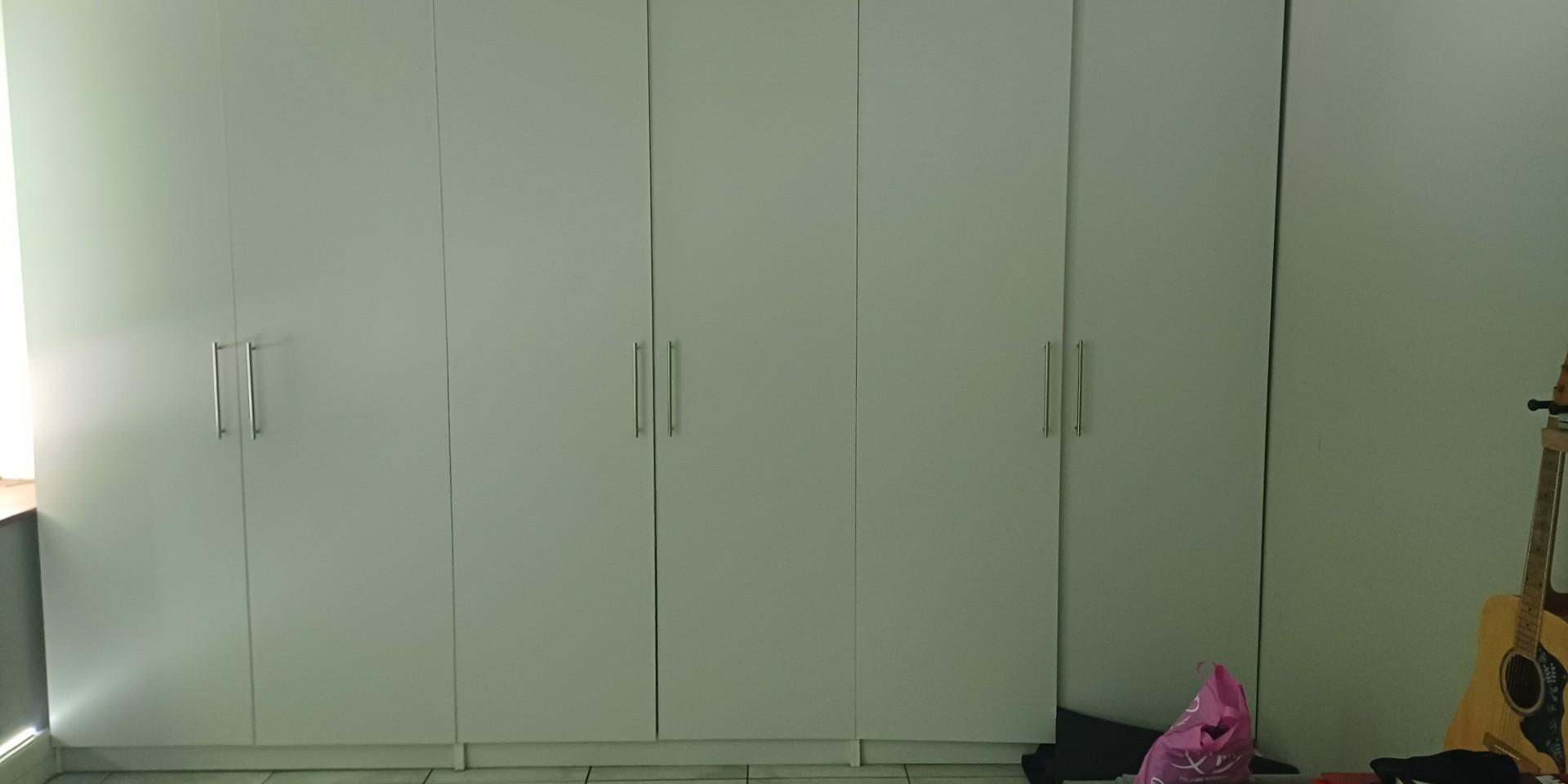 Image 4 of 6