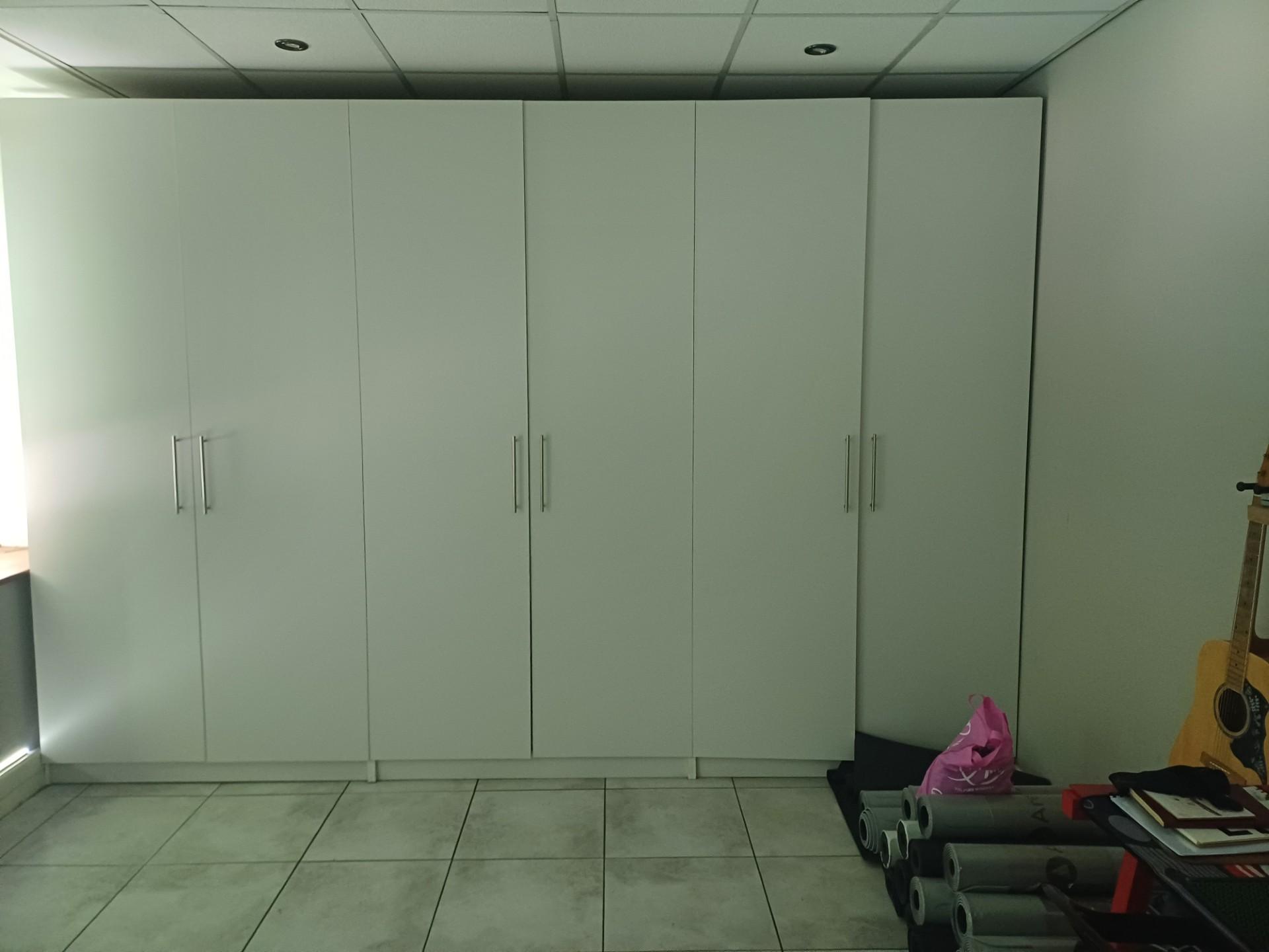 Image 4 of 6