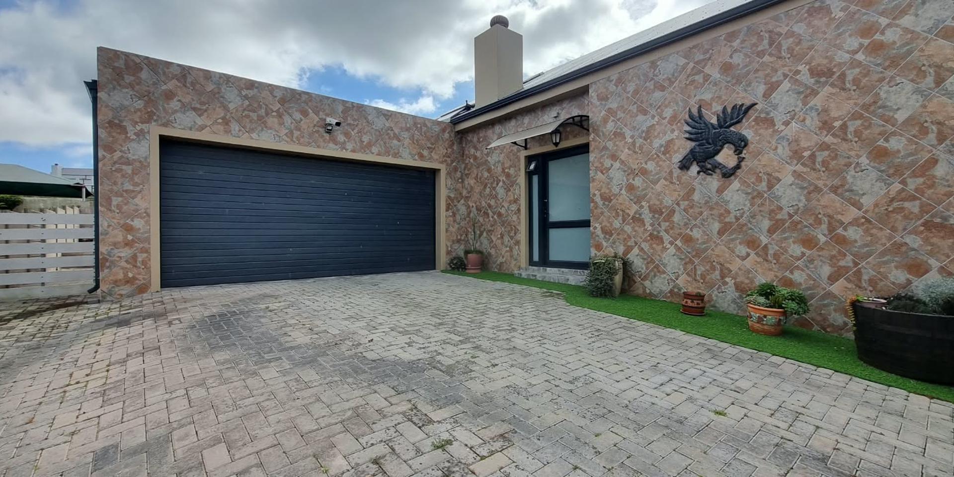 Image 4 of 6