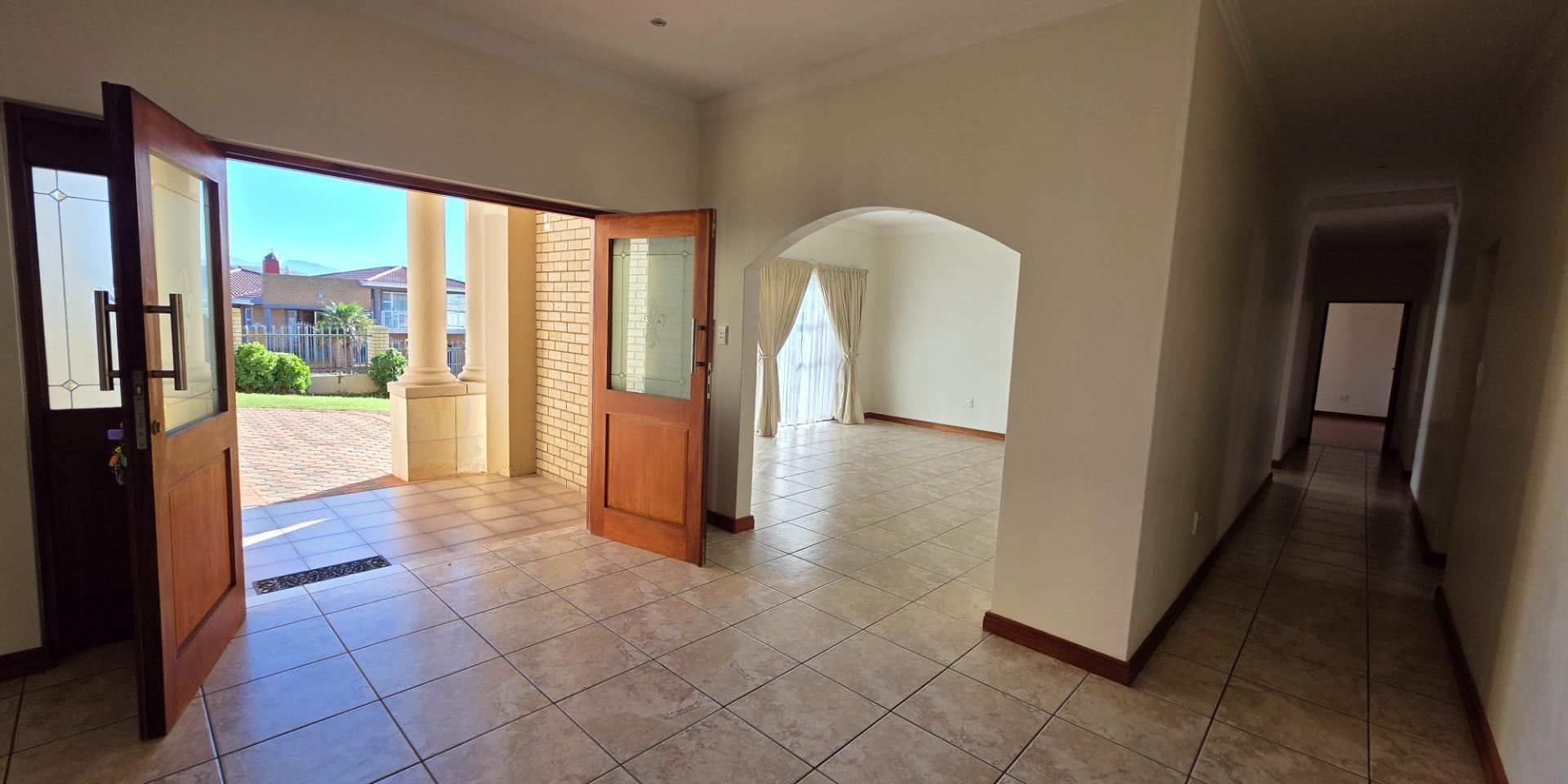 Image 4 of 6