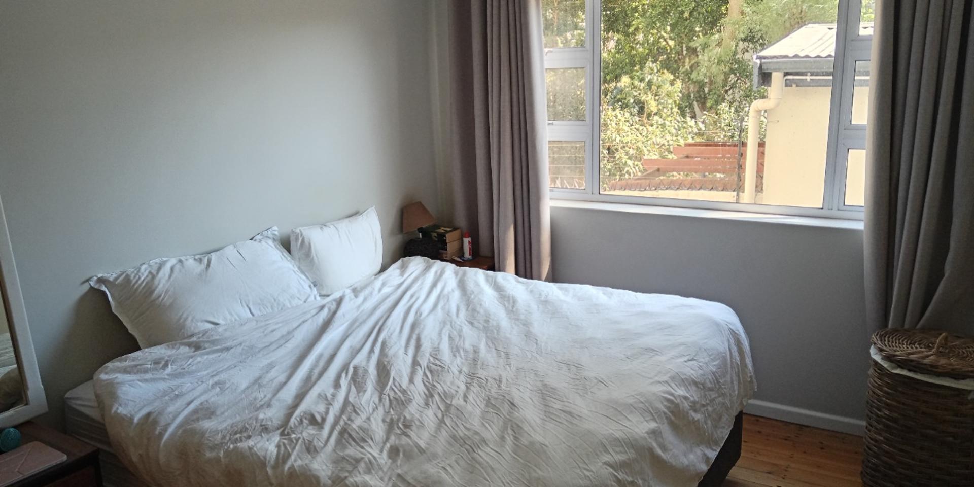 Image 4 of 6