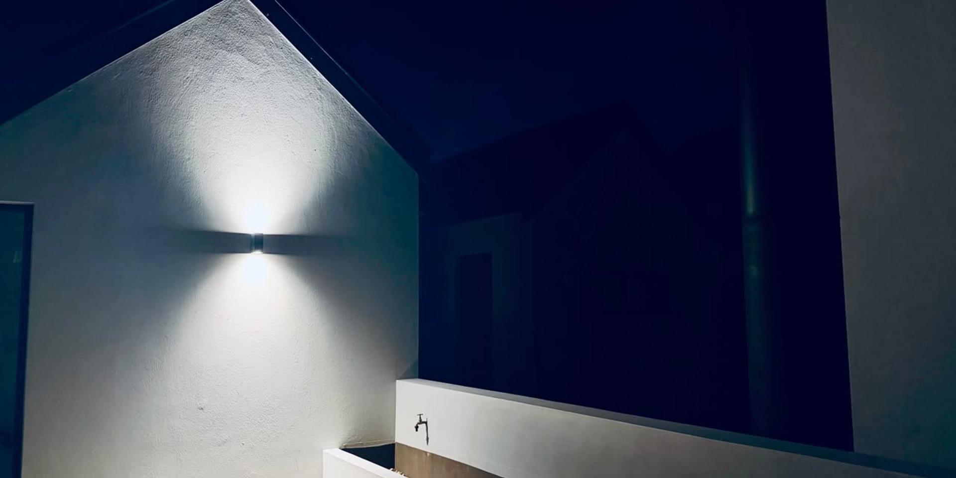 Image 2 of 6
