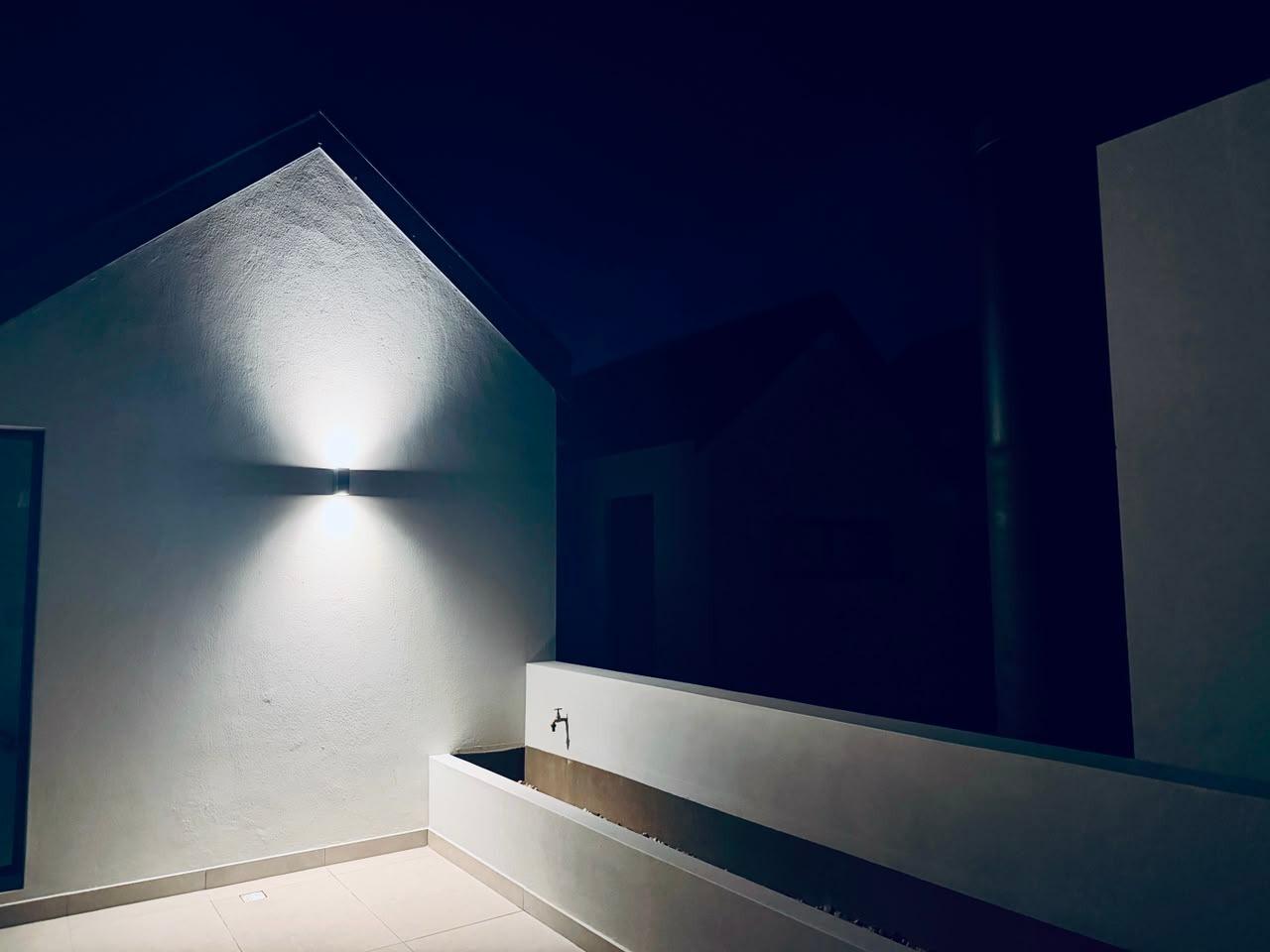 Image 2 of 6