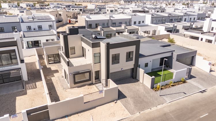 Main property image