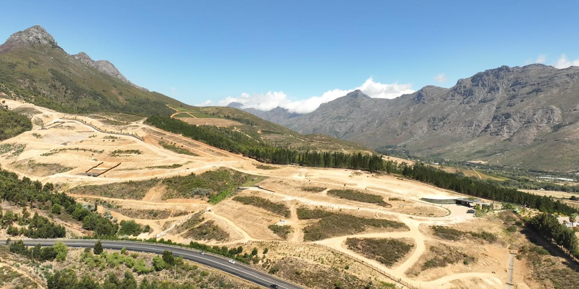 Image 4 of 6
