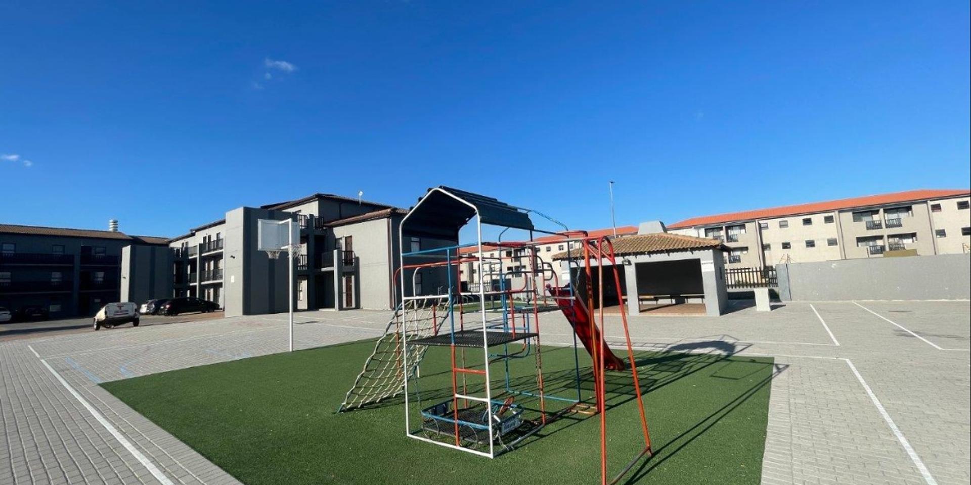 Image 2 of 6