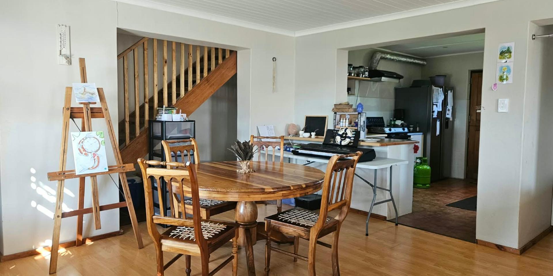 Image 4 of 6