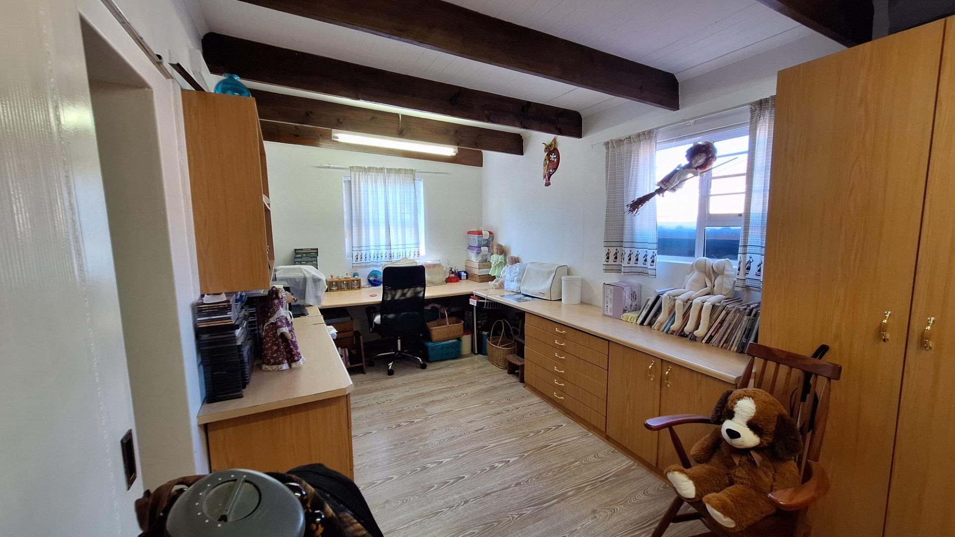 Image 3 of 6