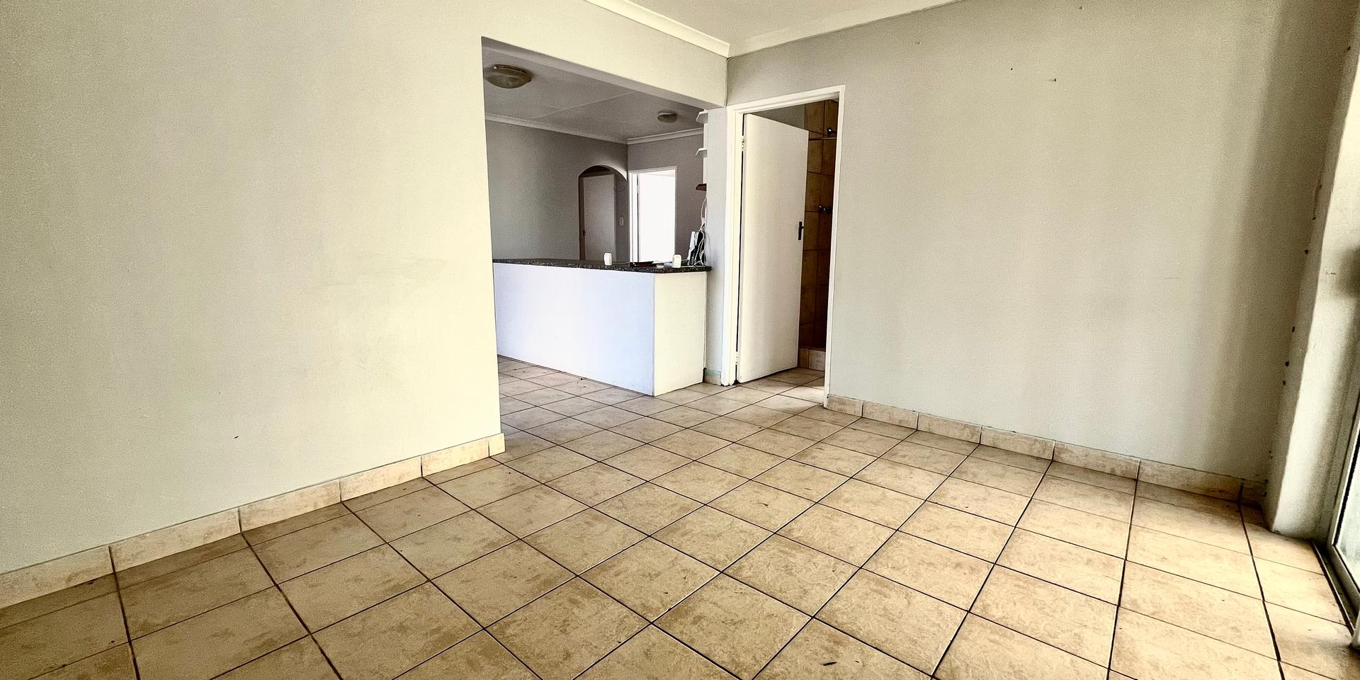 Image 4 of 6
