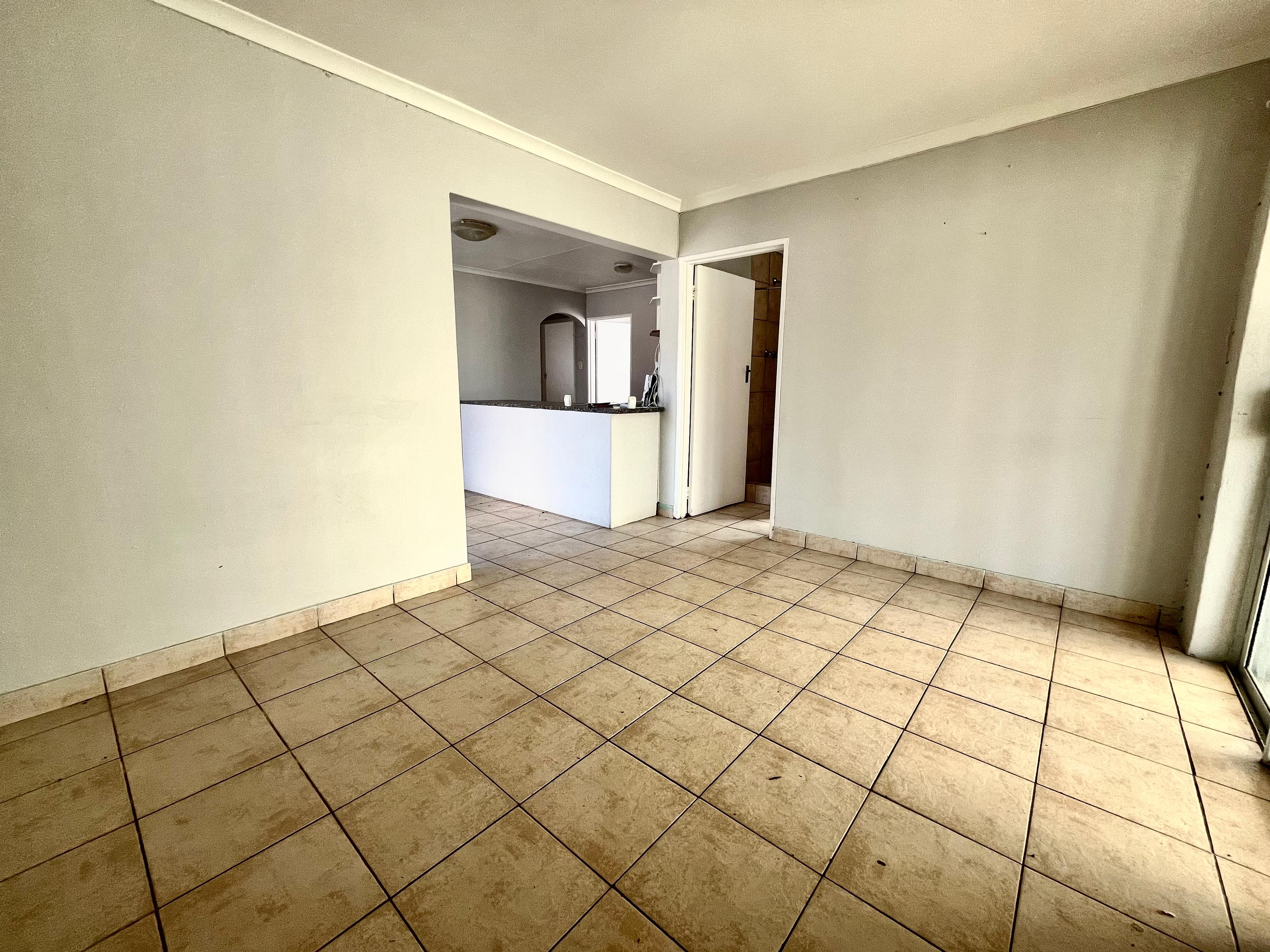 Image 4 of 6