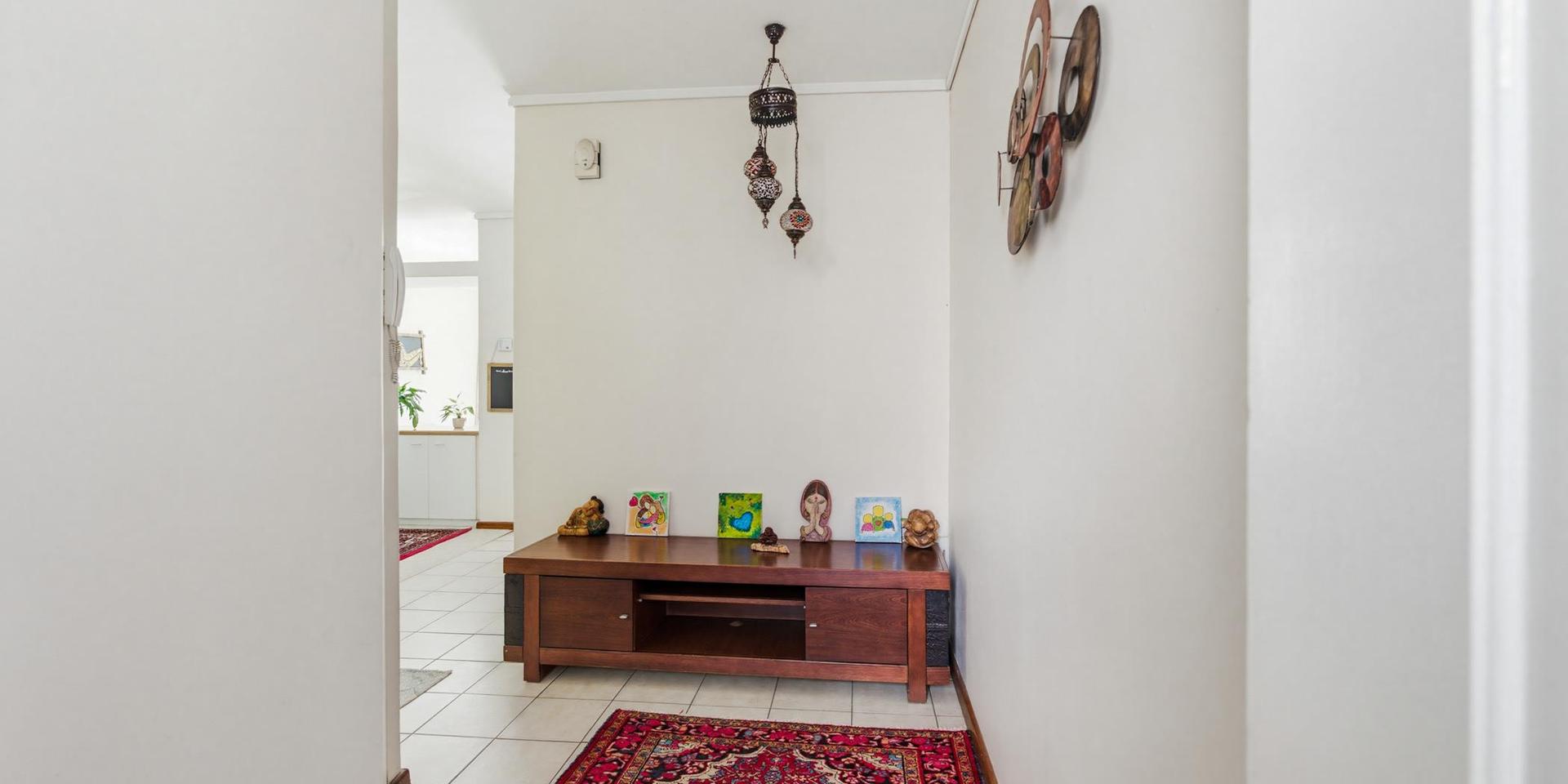 Image 4 of 6