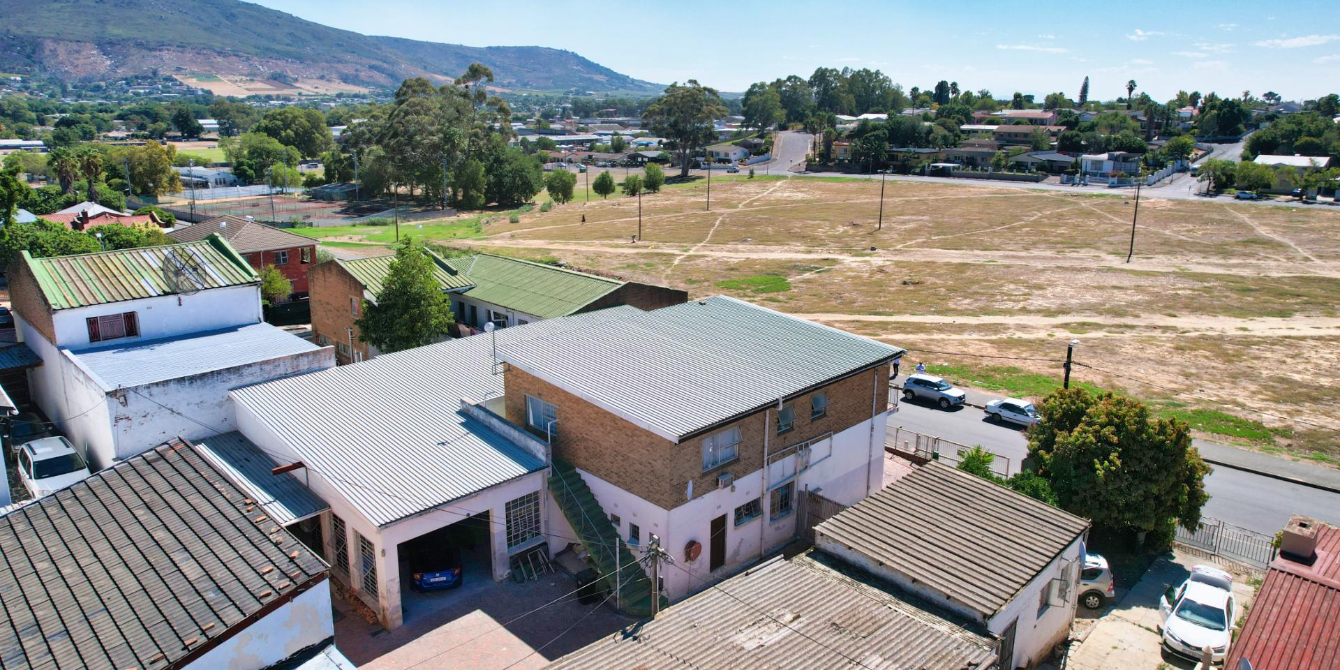 Image 4 of 6