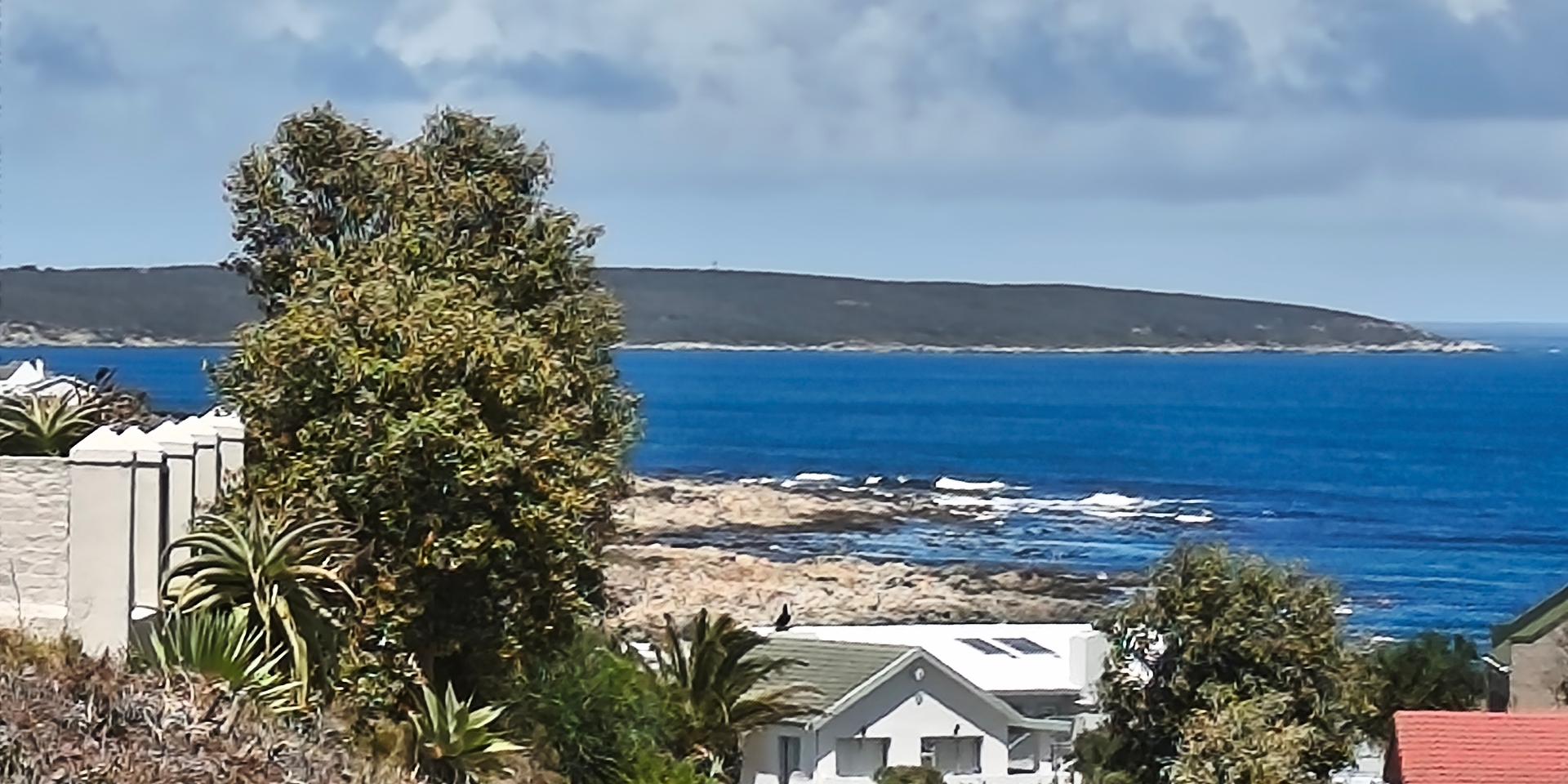 Image 4 of 6