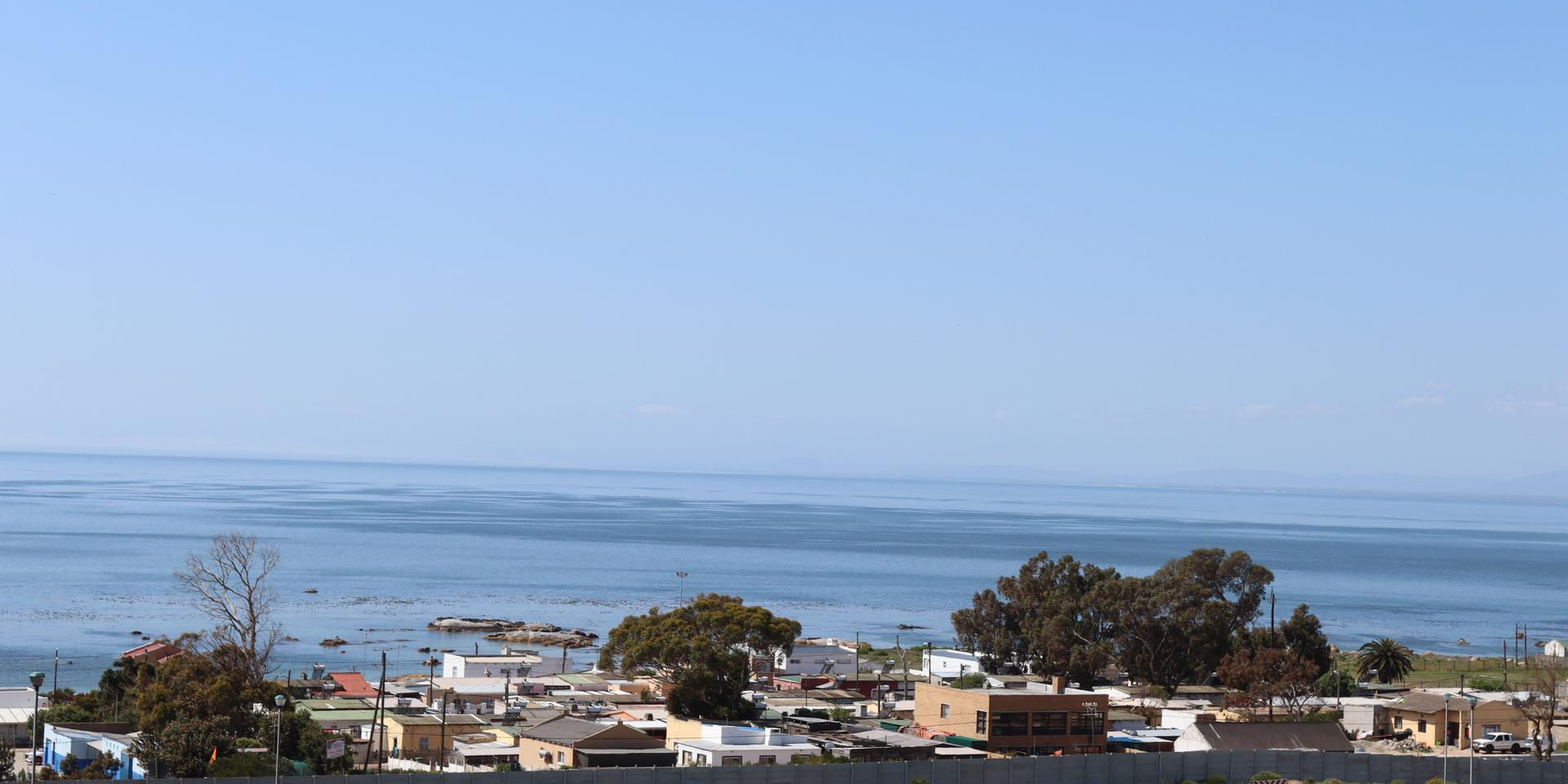 Image 4 of 6