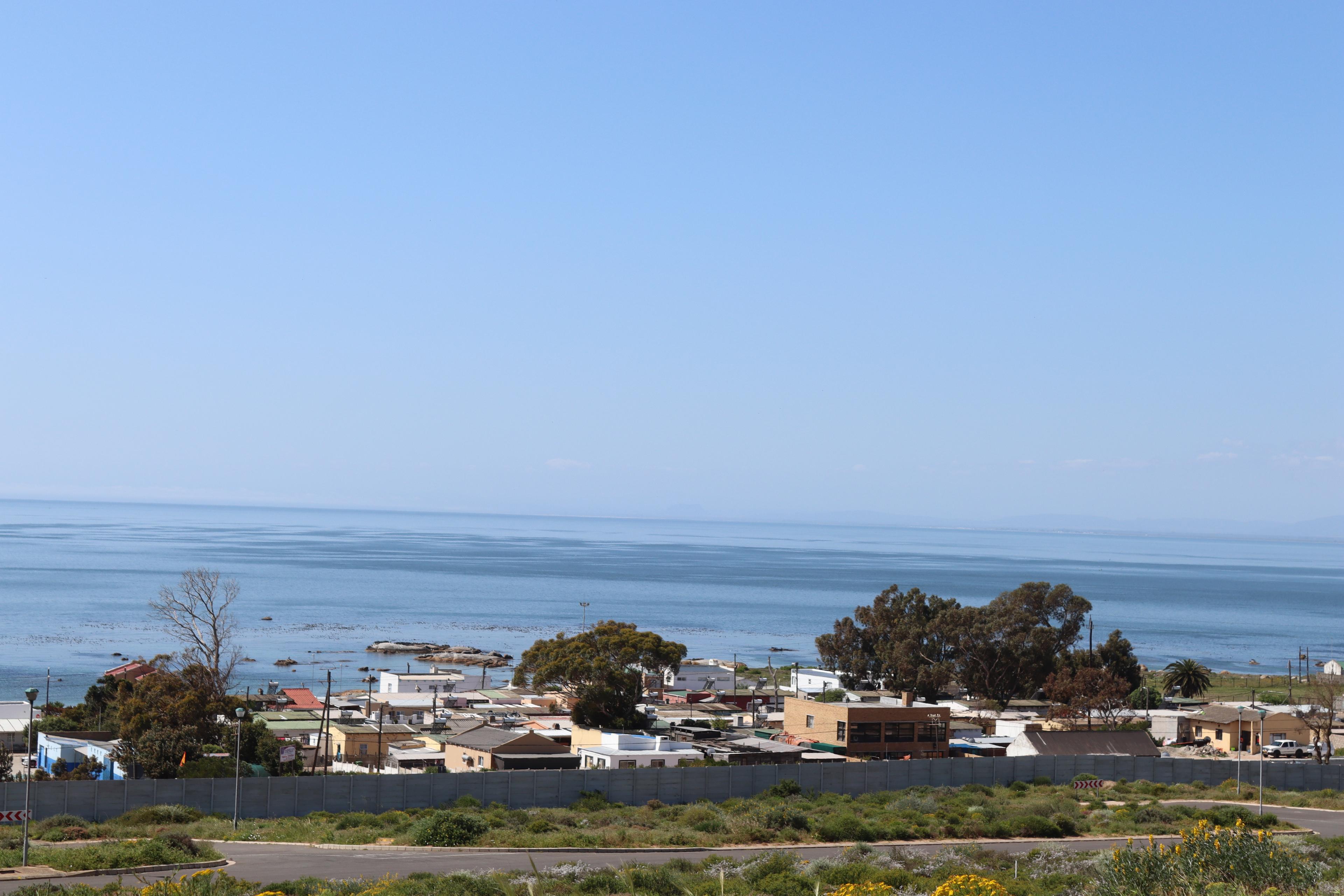 Image 4 of 6
