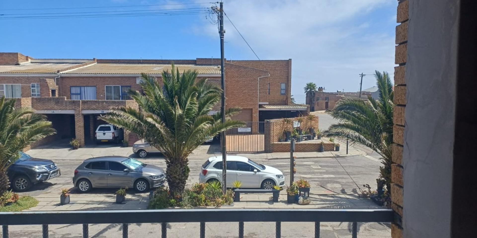 Image 2 of 6
