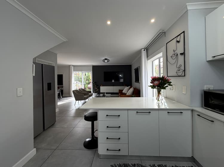 Main property image