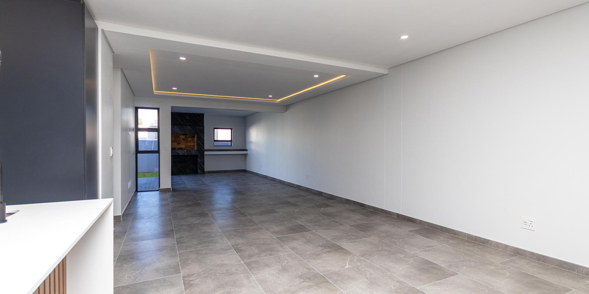 Image 4 of 6
