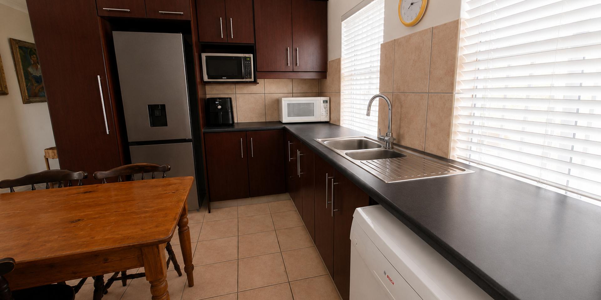 Image 4 of 6
