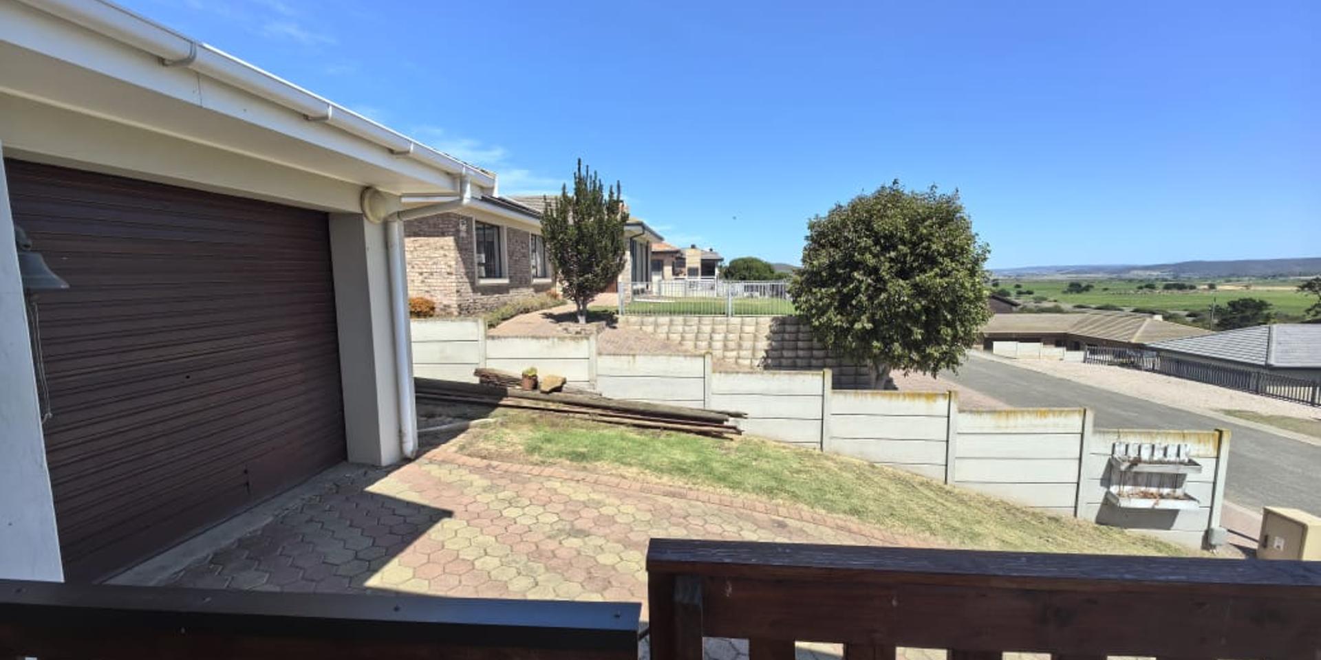 Image 4 of 6