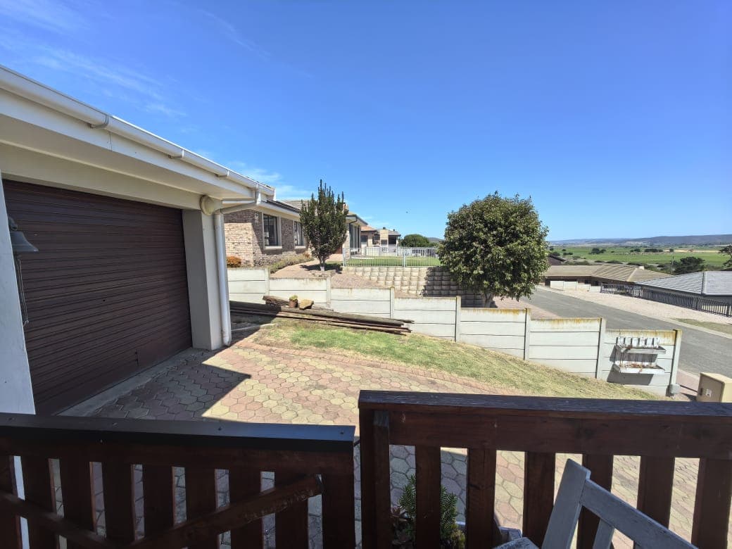 Image 2 of 6