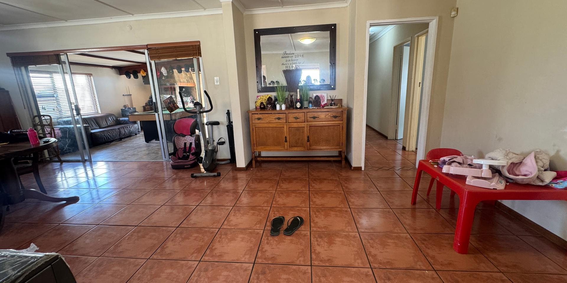 Image 3 of 6