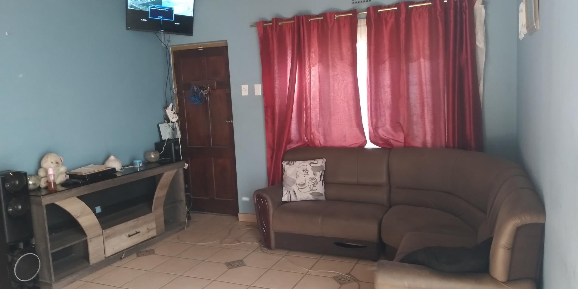 Image 4 of 6